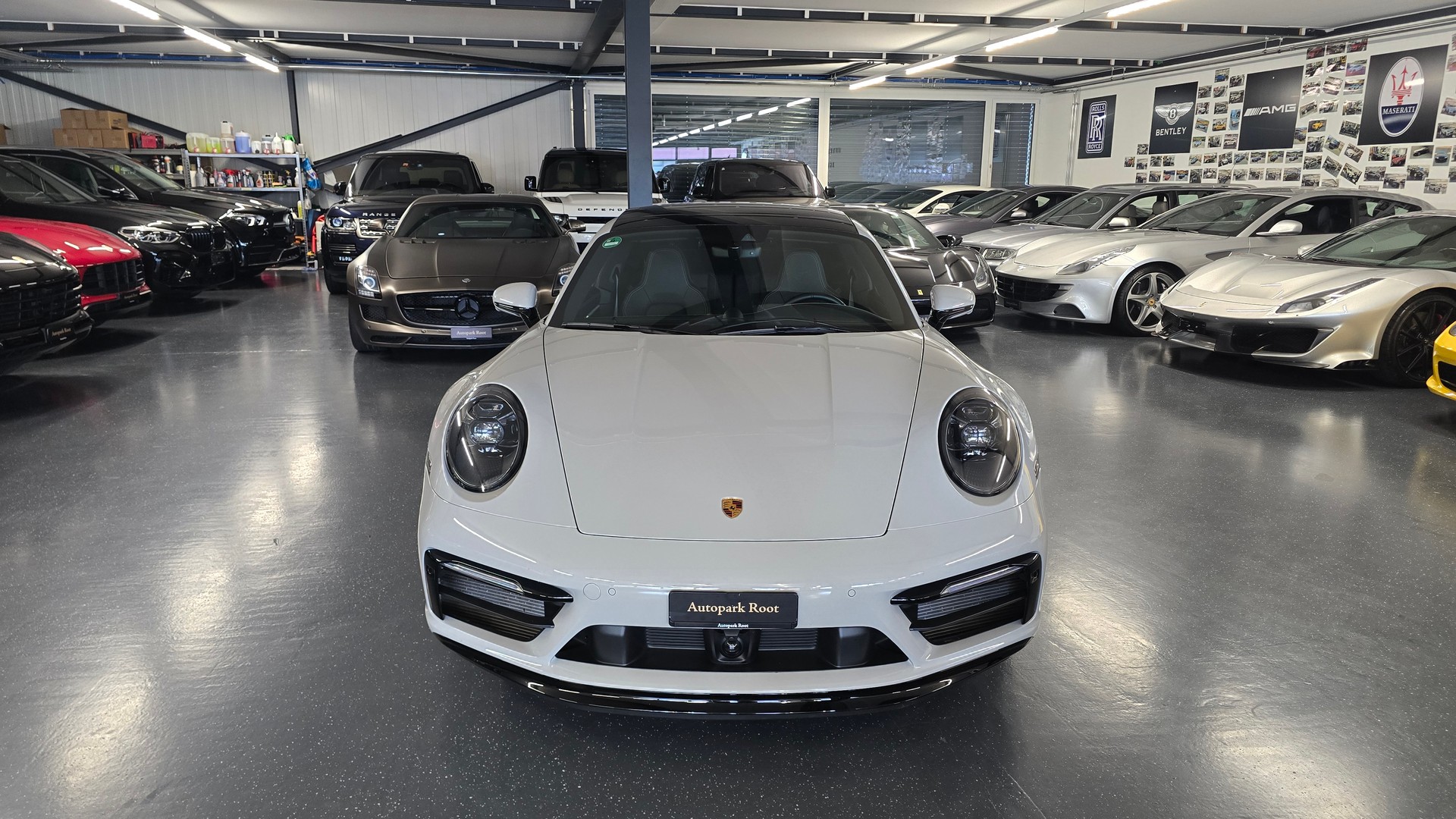 PORSCHE 911 Carrera 4 PDK AERO Paket-showroom-element-2
