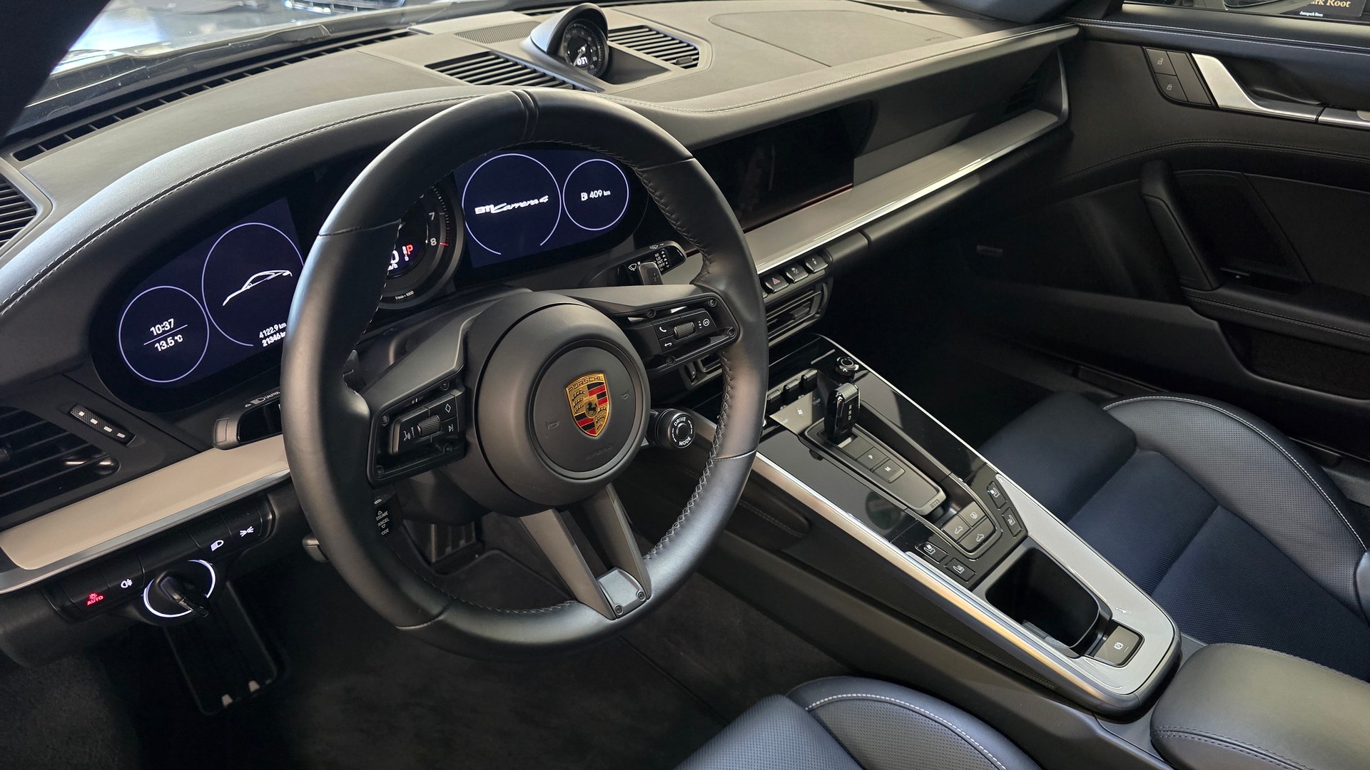 PORSCHE 911 Carrera 4 PDK AERO Paket-image-19