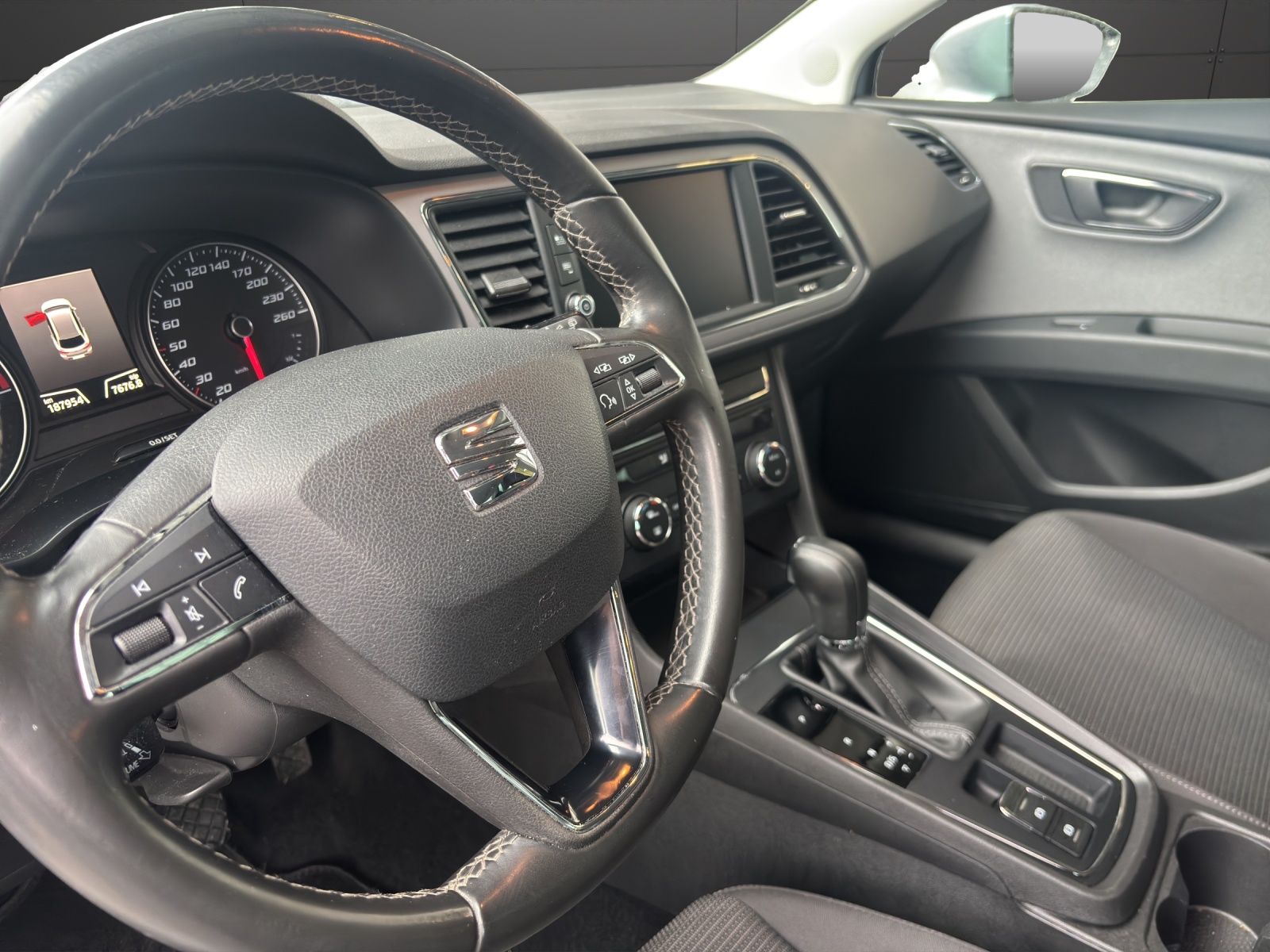 SEAT Leon ST 1.6 TDI CR Style-image-4