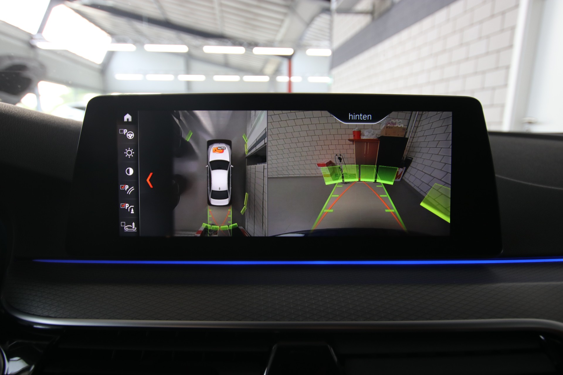 BMW M550i xDrive Steptronic-image-17