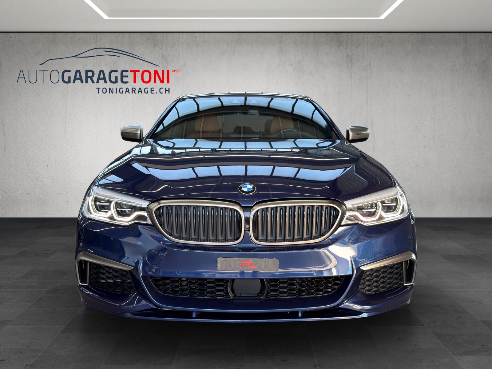 BMW M550i xDrive Steptronic-showroom-element-2