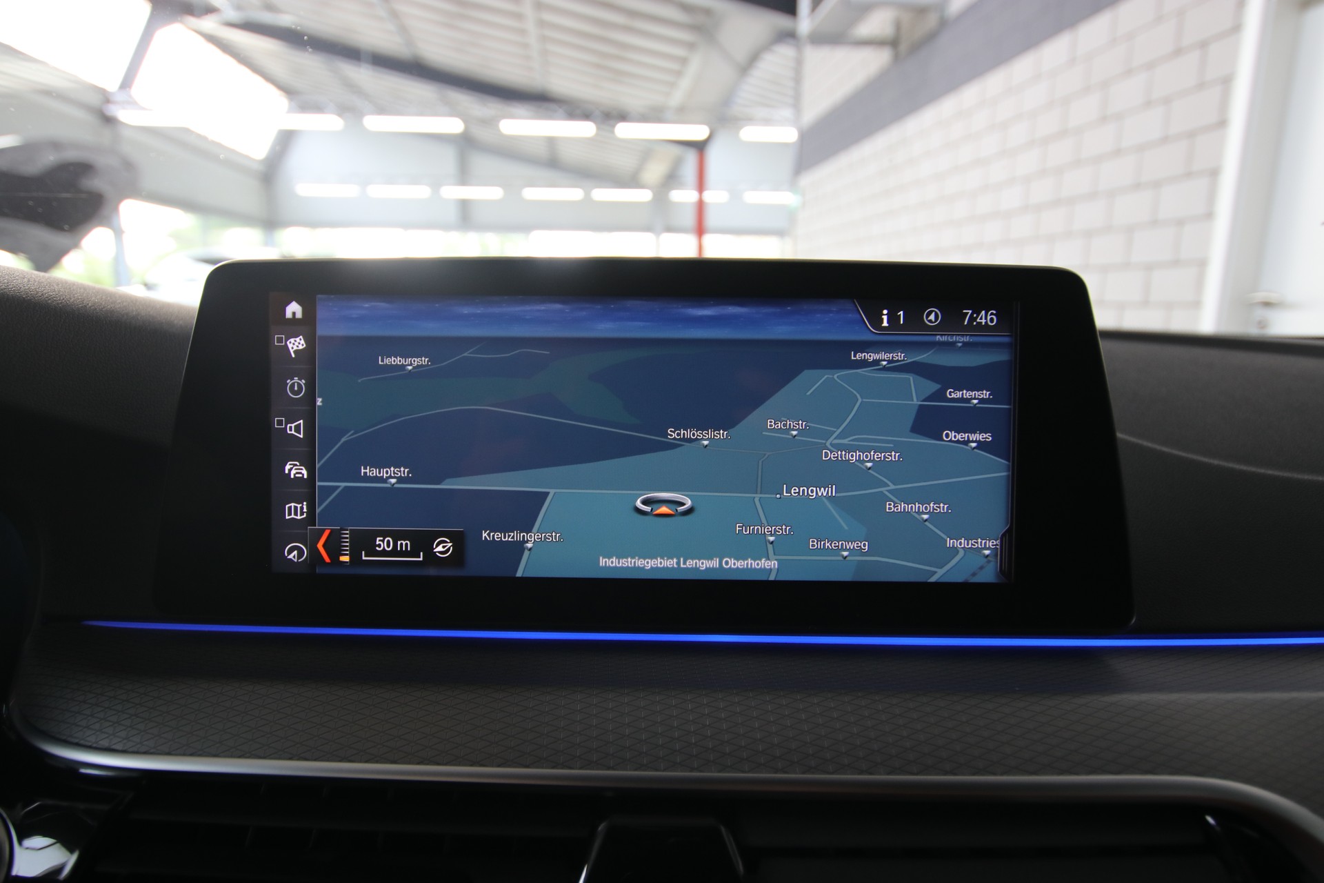 BMW M550i xDrive Steptronic-image-19