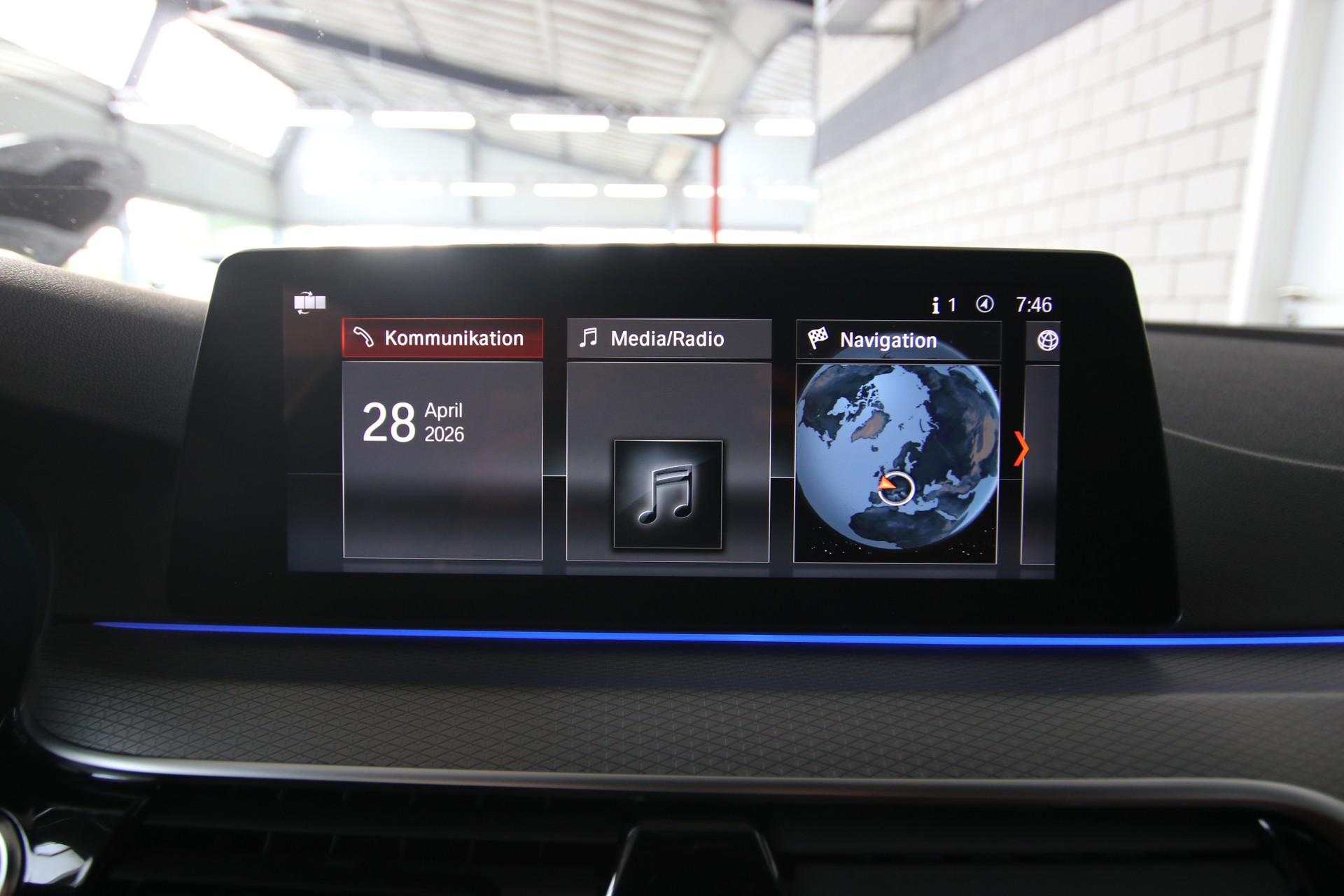 BMW M550i xDrive Steptronic-image-18