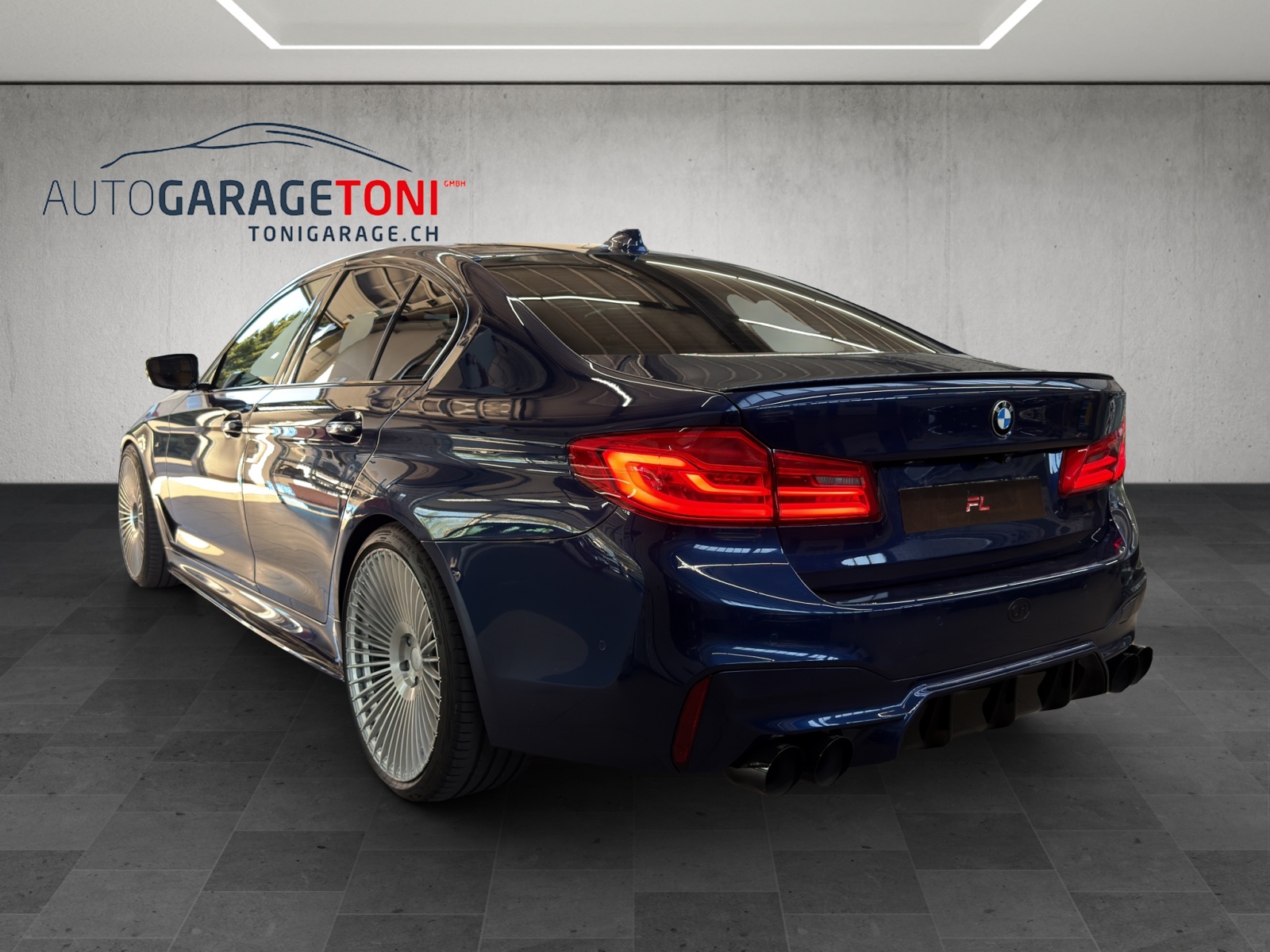 BMW M550i xDrive Steptronic-image-6