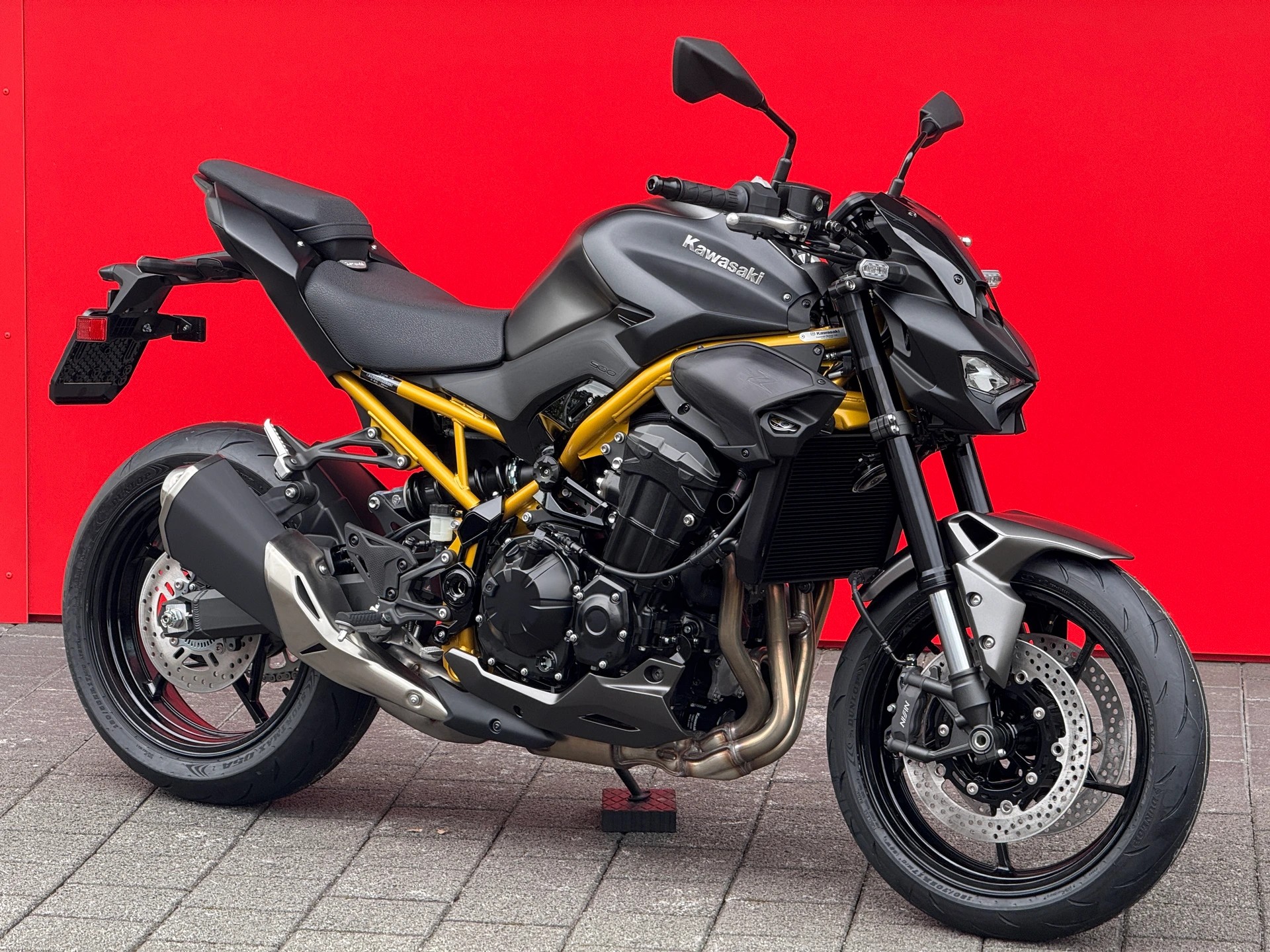 KAWASAKI Z 900-image-1