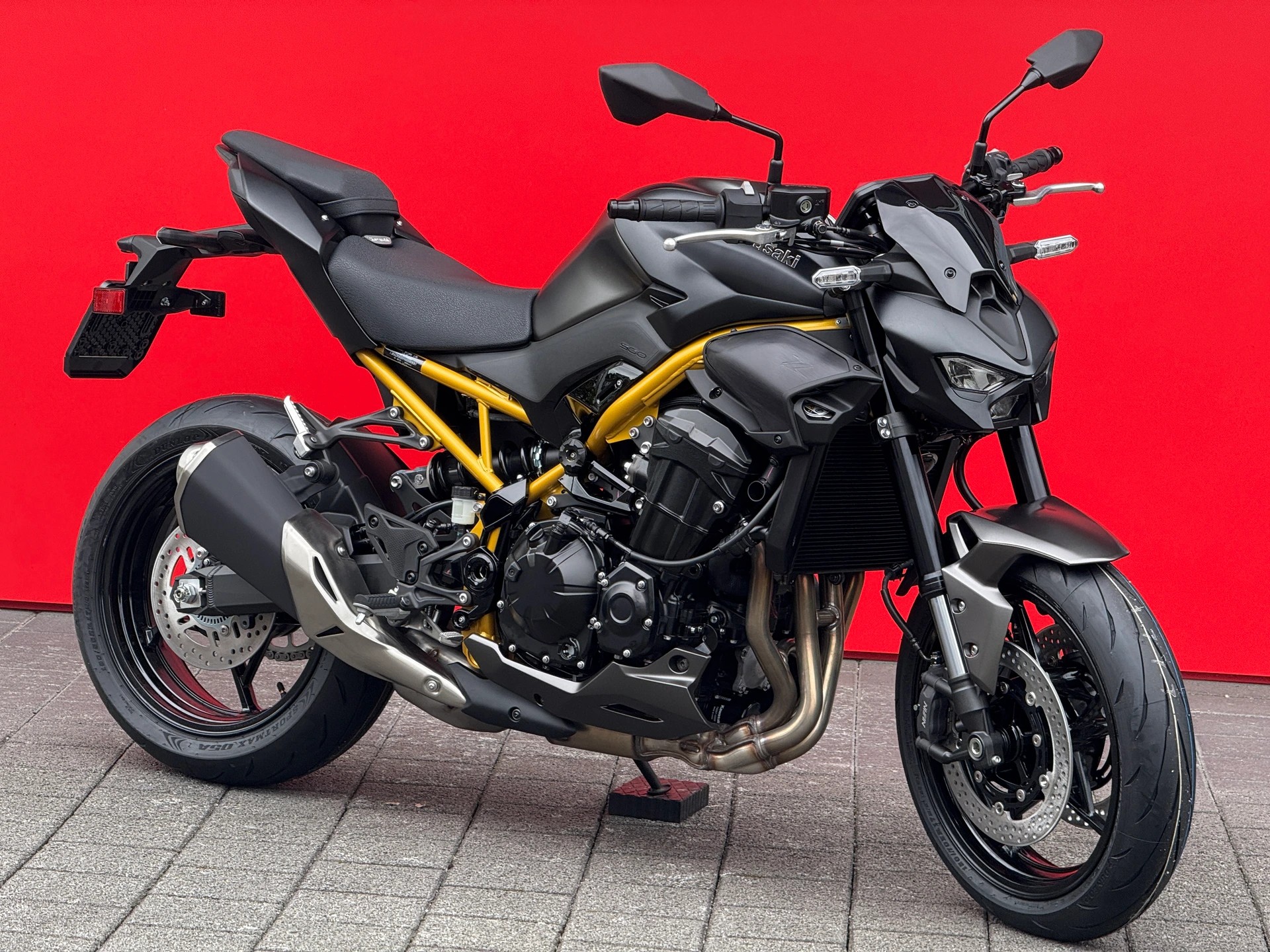 KAWASAKI Z 900-image-14