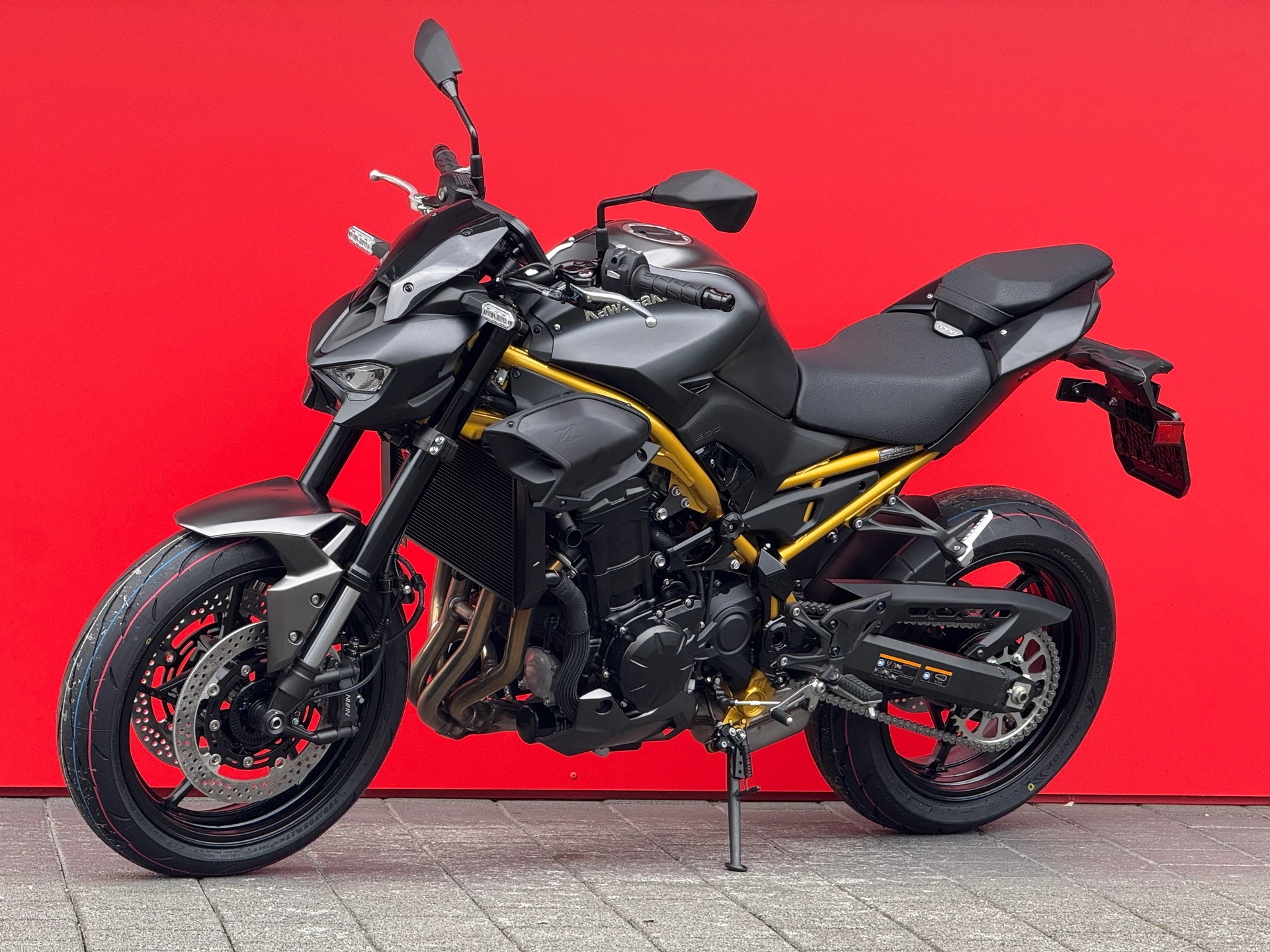 KAWASAKI Z 900-image-13