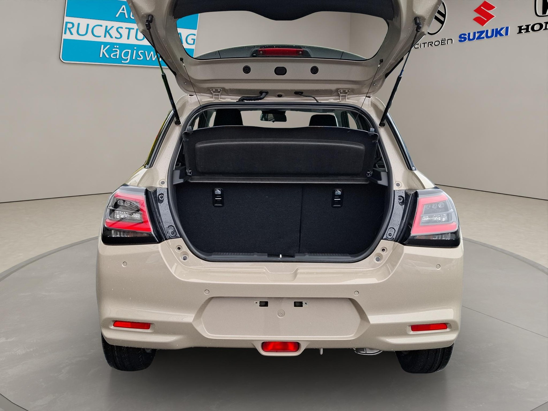 SUZUKI Swift 1.2 Sakura Top Hybrid 4x4-image-11