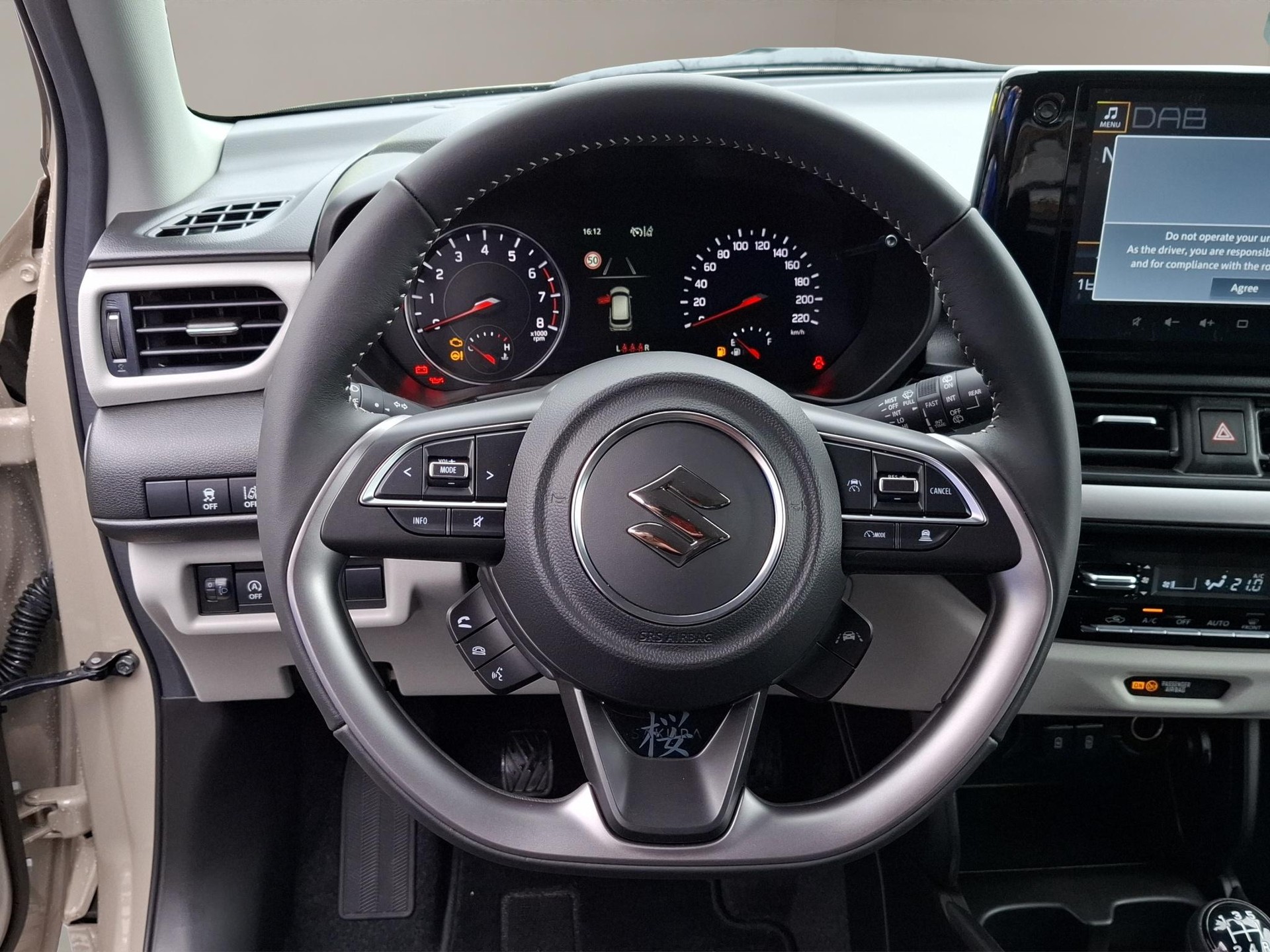 SUZUKI Swift 1.2 Sakura Top Hybrid 4x4-image-6