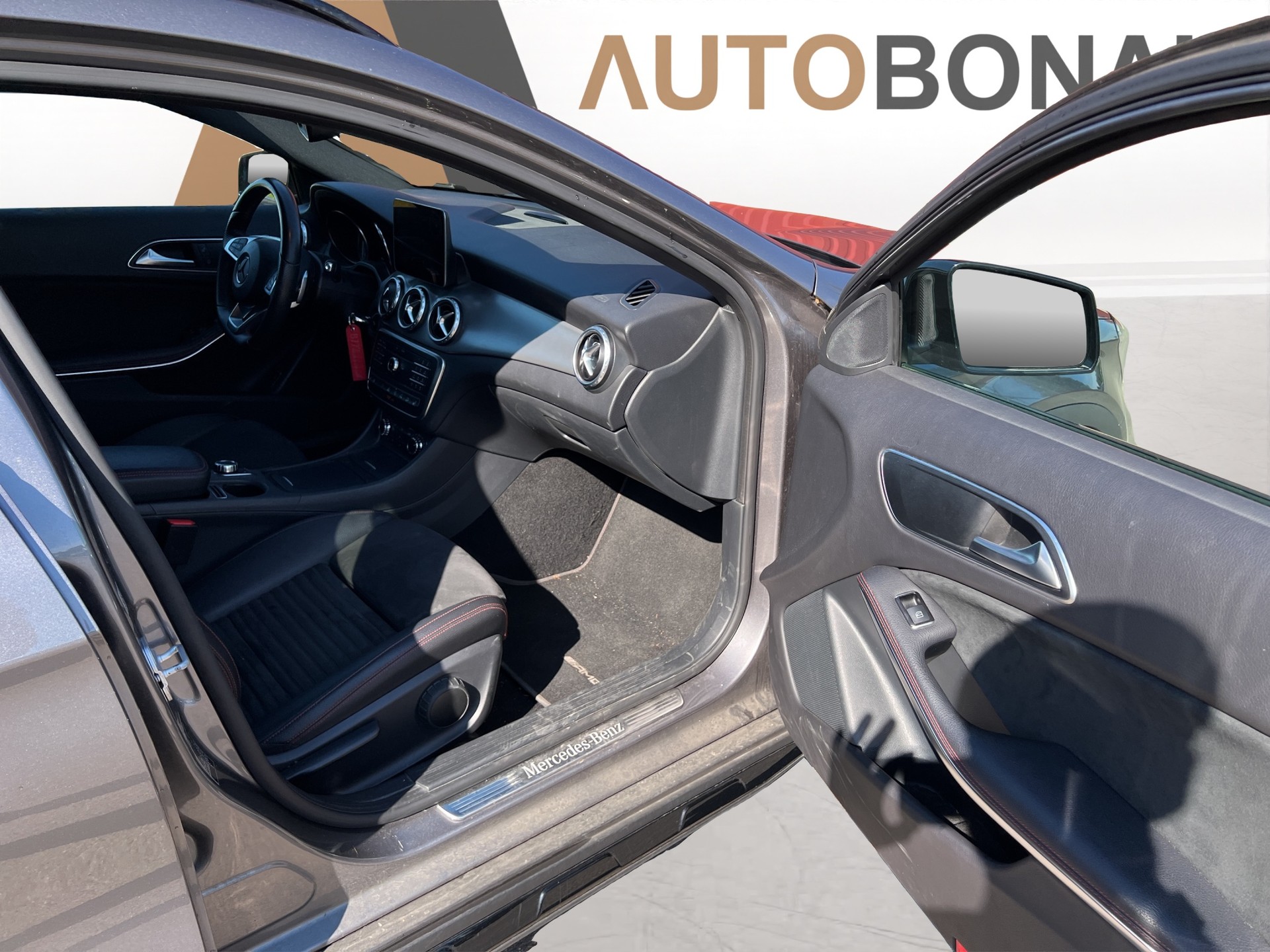 MERCEDES-BENZ GLA 220 d AMG Line 4Matic-image-13