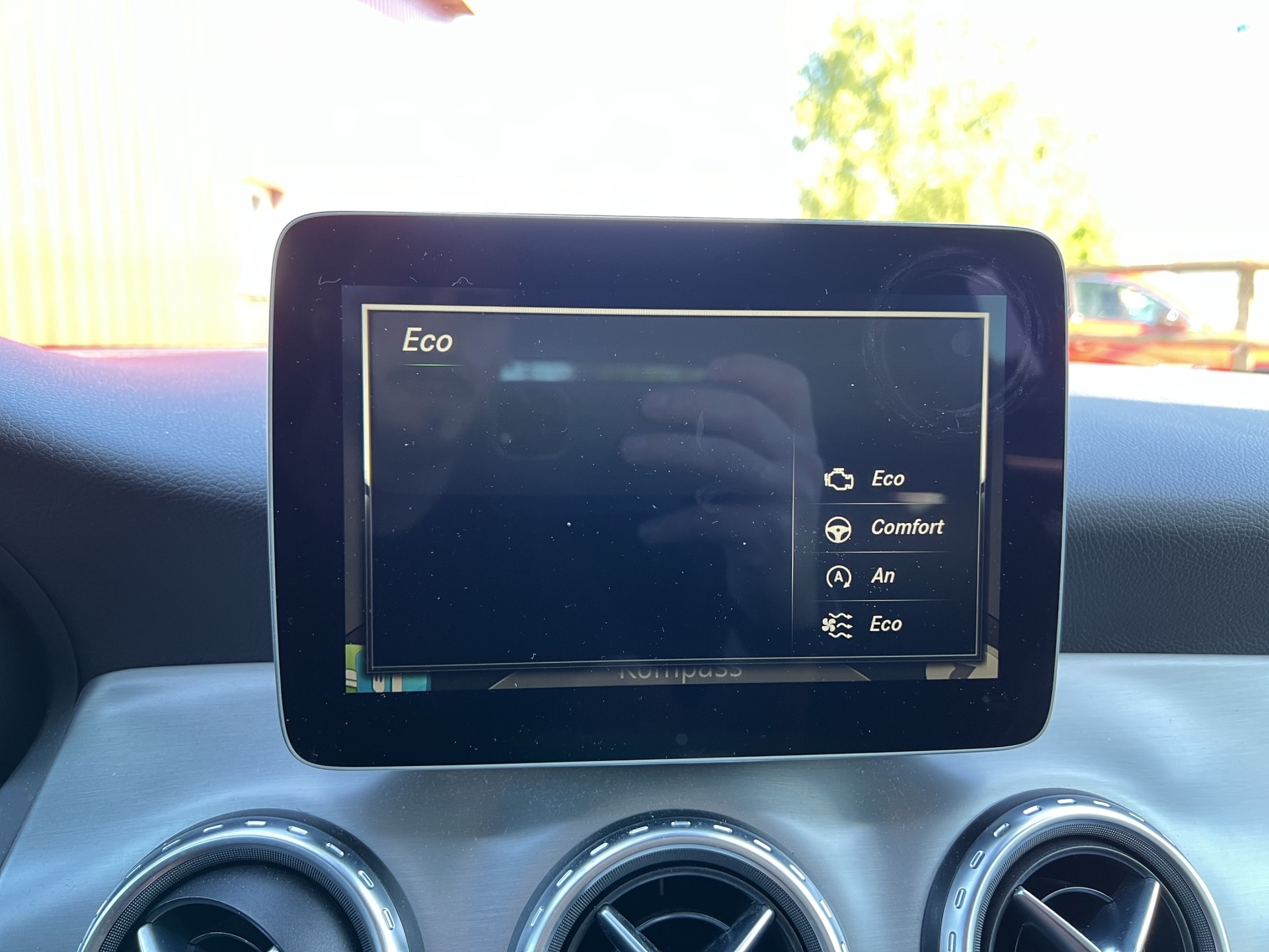 MERCEDES-BENZ GLA 220 d AMG Line 4Matic-image-24