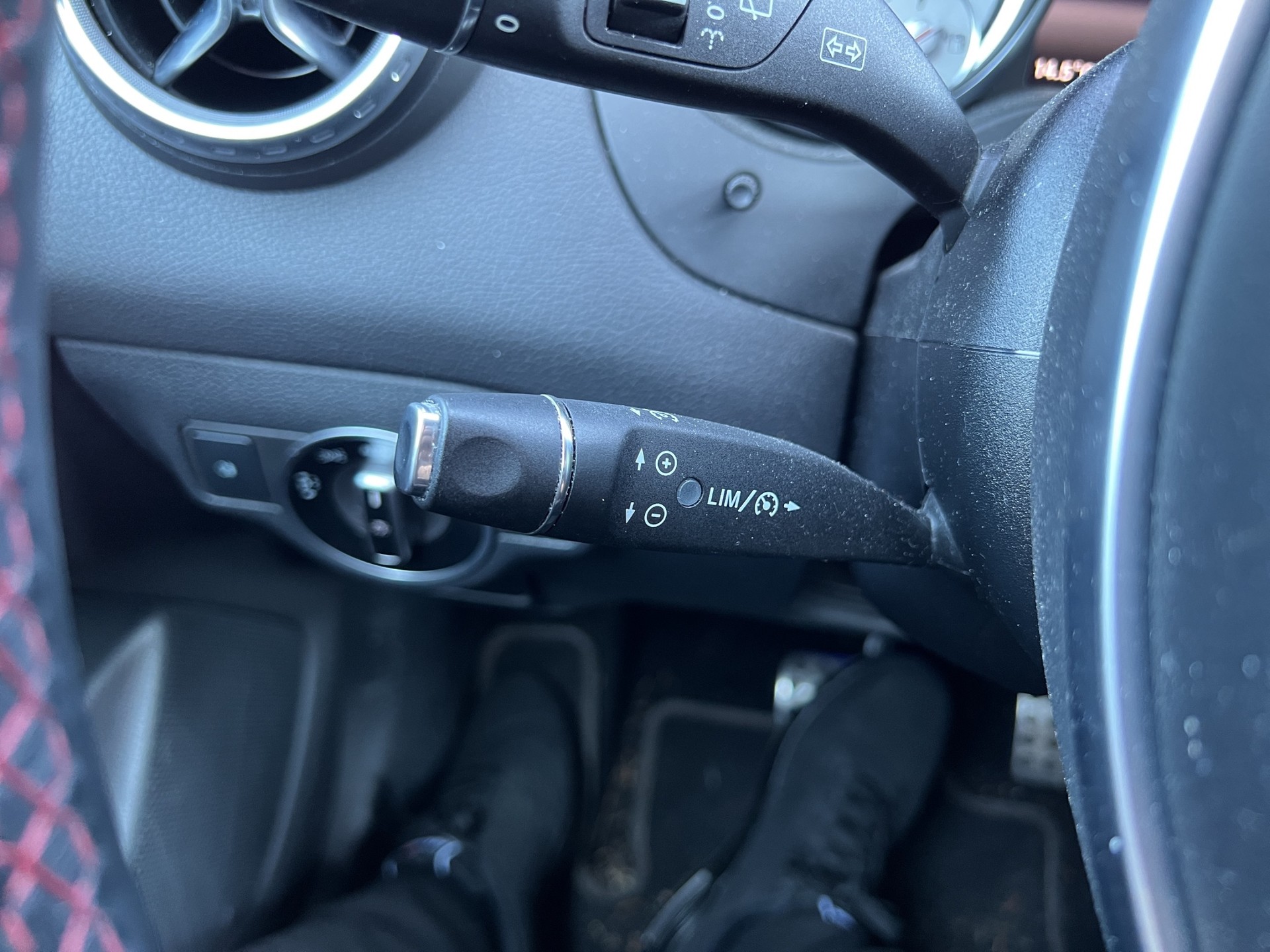 MERCEDES-BENZ GLA 220 d AMG Line 4Matic-image-30