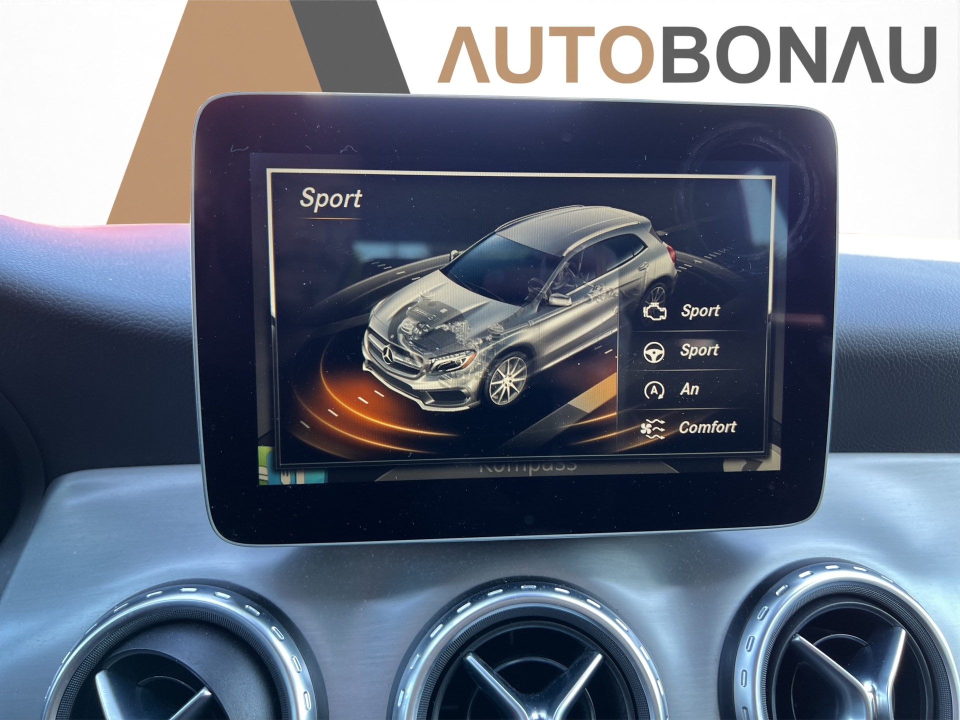 MERCEDES-BENZ GLA 220 d AMG Line 4Matic-image-22