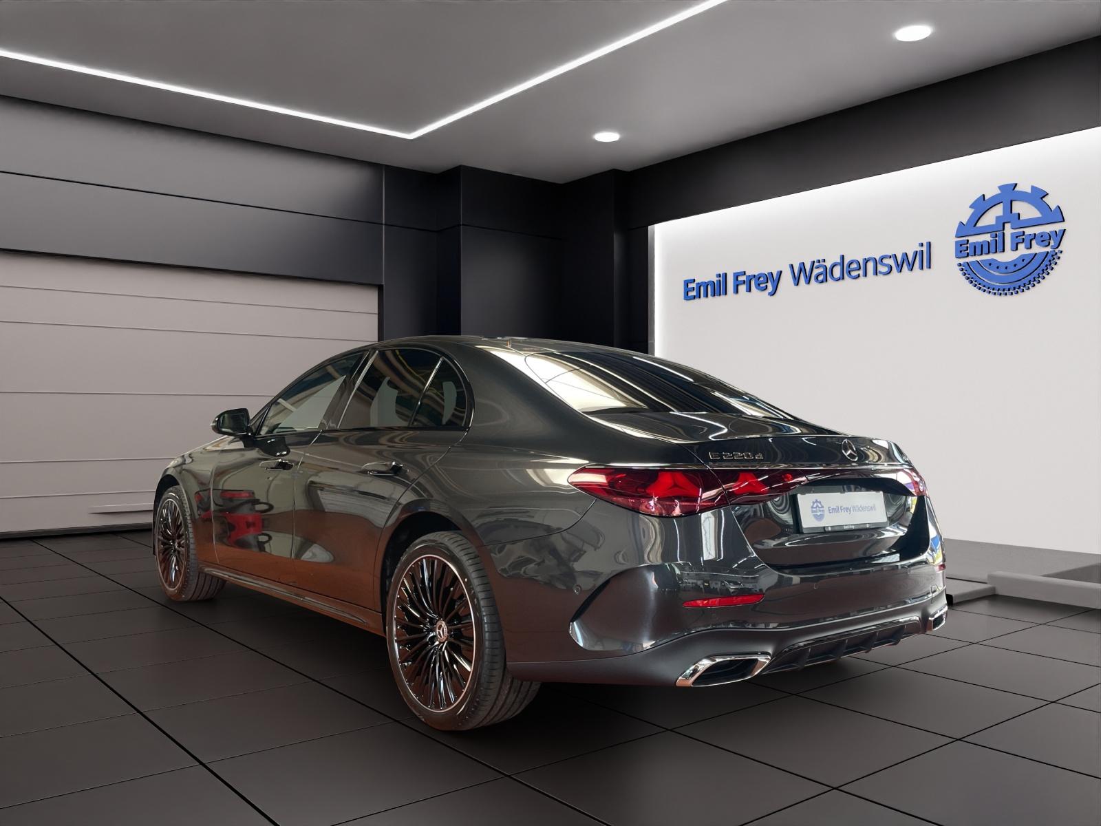 MERCEDES-BENZ E 220 d 4MATIC AMG Line-showroom-element-2