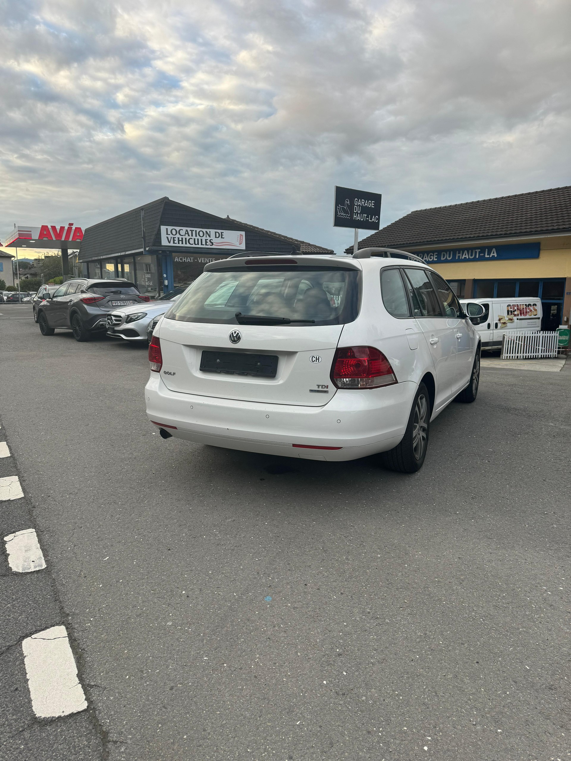 VW Golf Variant 1.6 TDI BMT Comfortline DSG-image-4