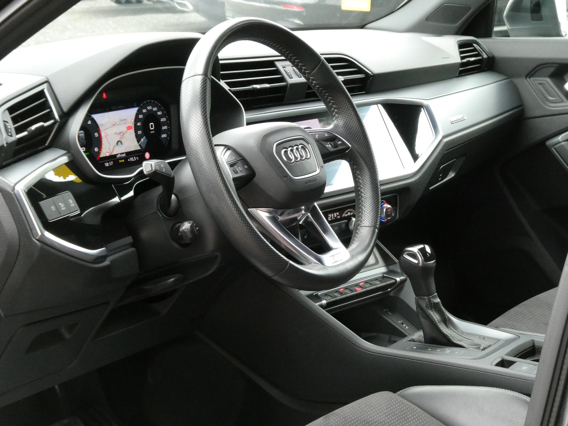 AUDI Q3 40 TDI S line quattro S-tronic (CH)-image-10
