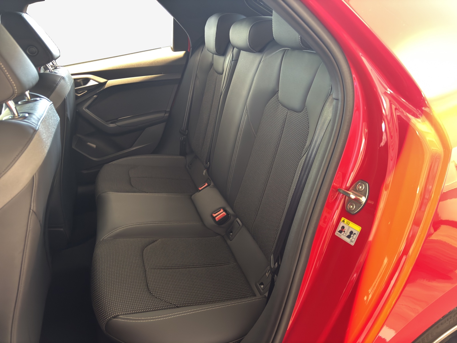 AUDI A1 Sportback 30 TFSI S Line Attraction S-tronic-image-11