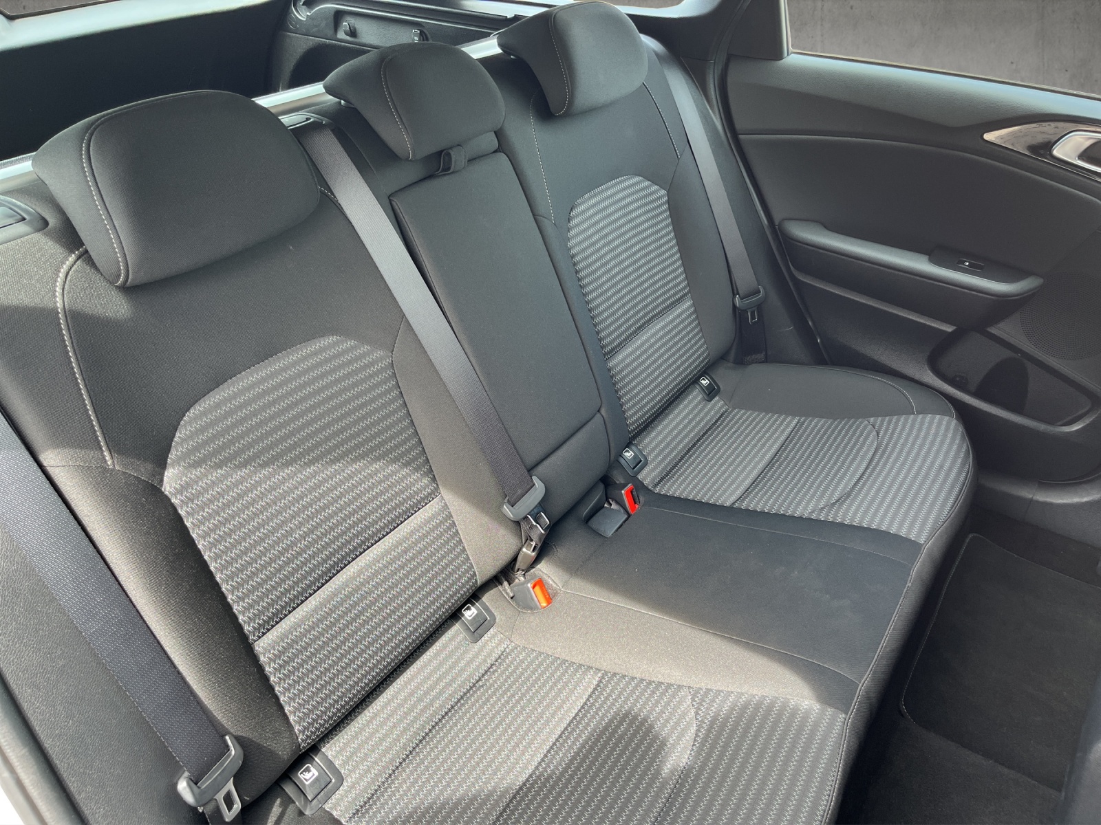 KIA Ceed SW 1.5 T-GDi MHEV Power-image-13