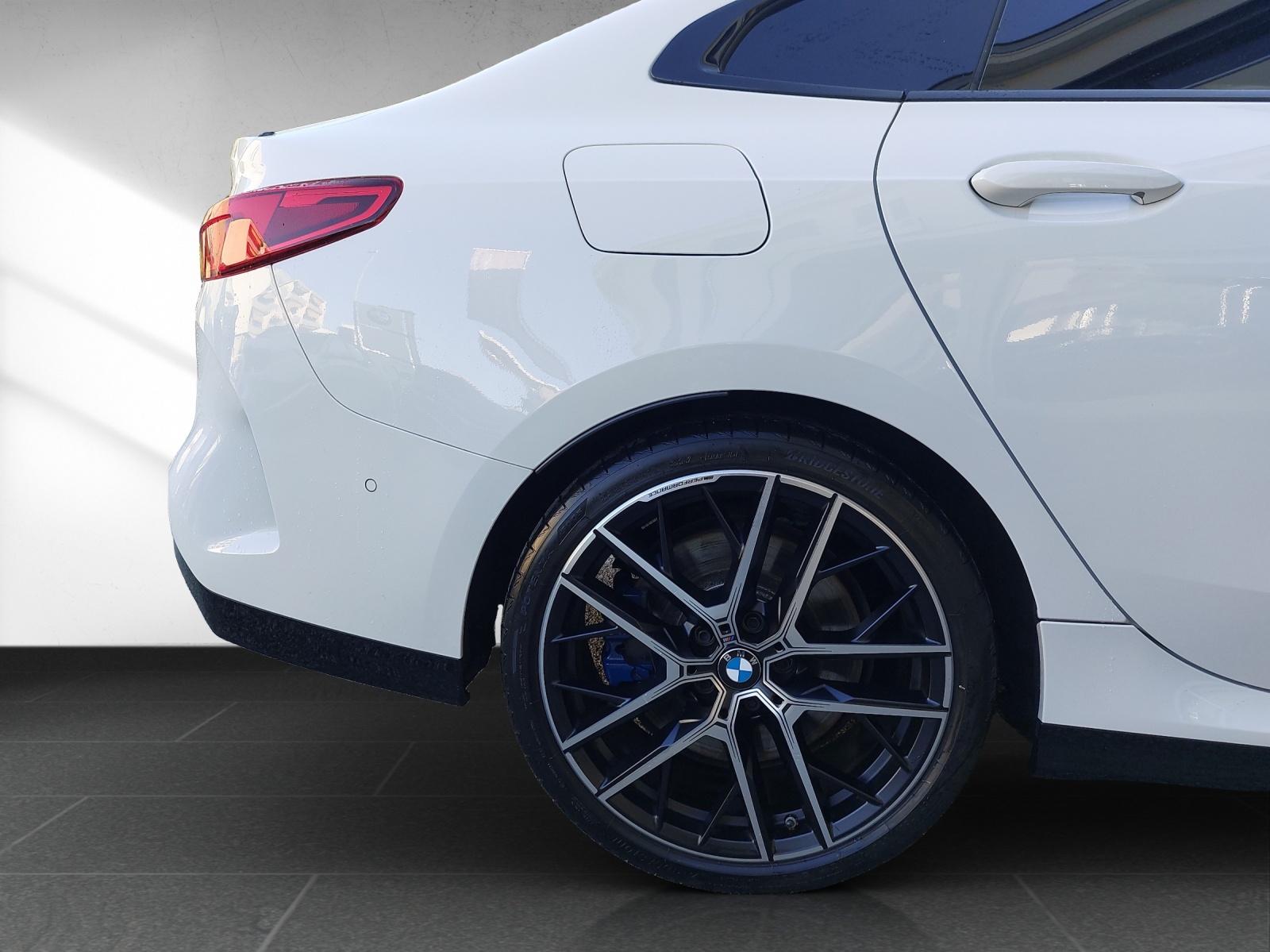 BMW M235i Gran Coupé xDrive Swiss Performance Steptronic-image-10