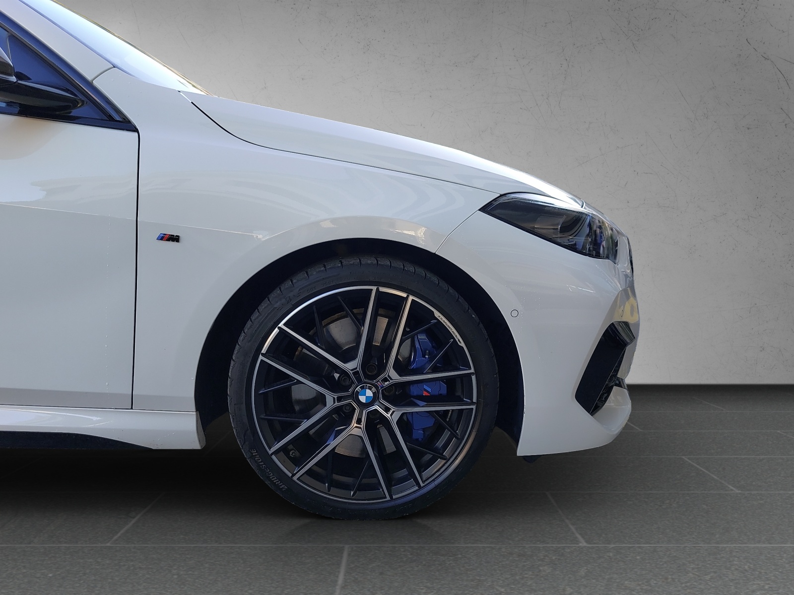 BMW M235i Gran Coupé xDrive Swiss Performance Steptronic-image-9