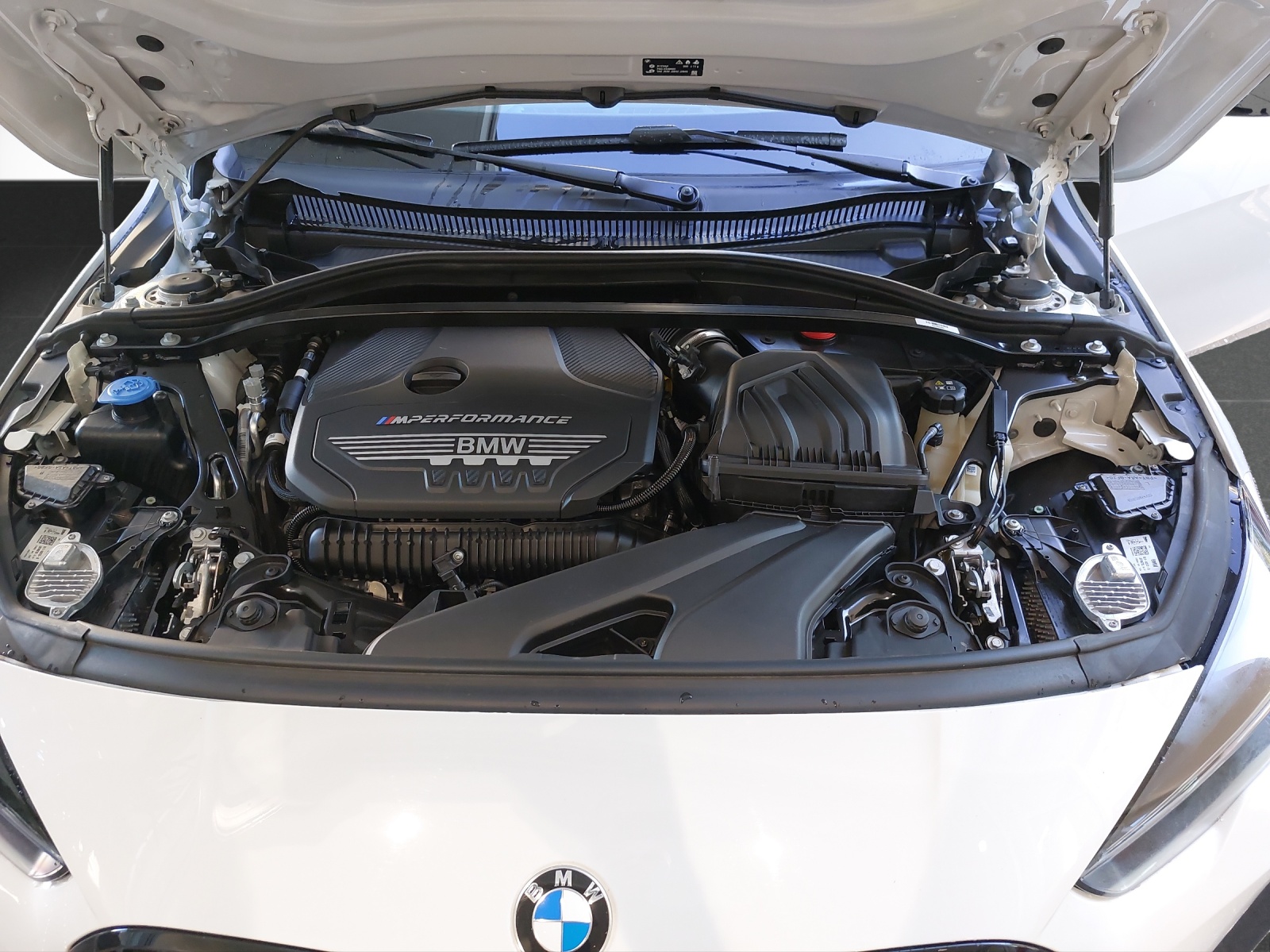 BMW M235i Gran Coupé xDrive Swiss Performance Steptronic-image-18