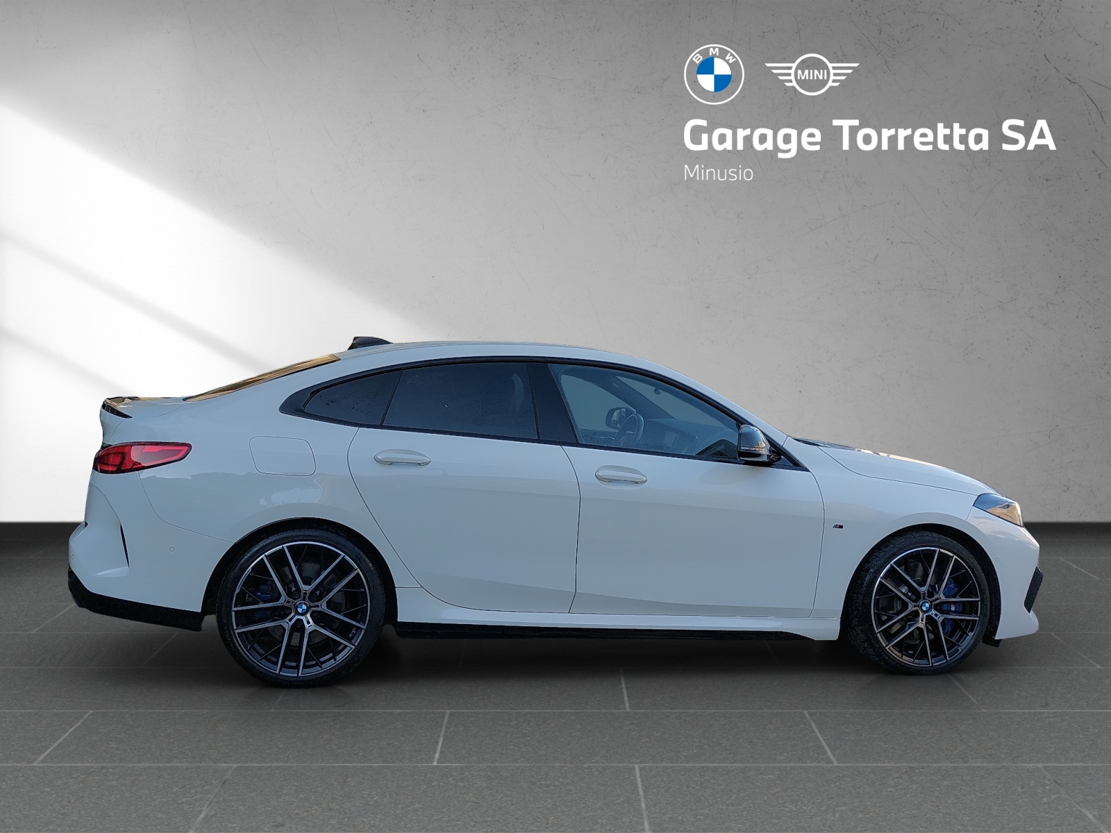 BMW M235i Gran Coupé xDrive Swiss Performance Steptronic-image-5