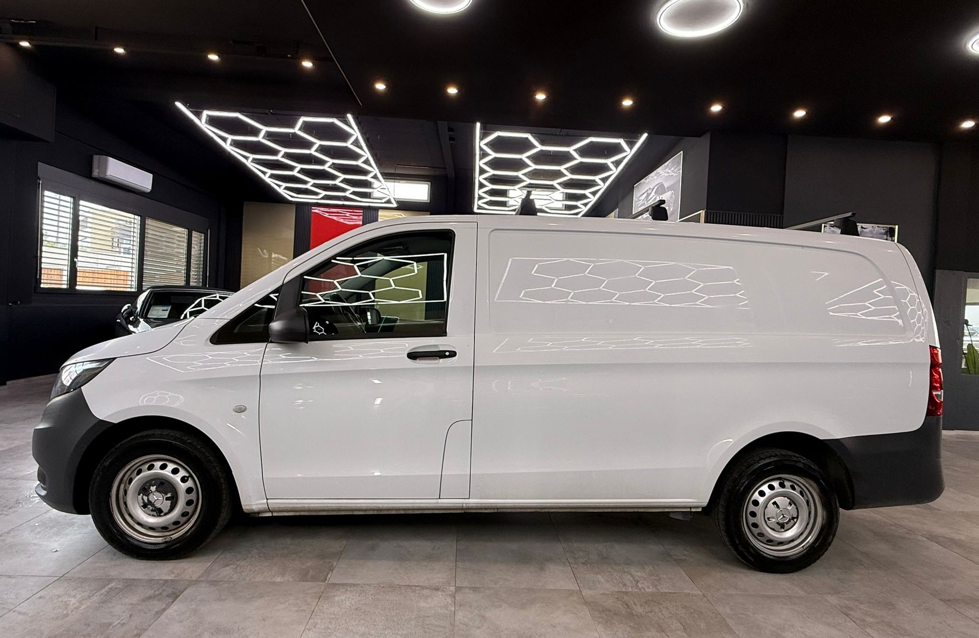 MERCEDES-BENZ Vito 110 CDI Lang FWD Pro-image-7