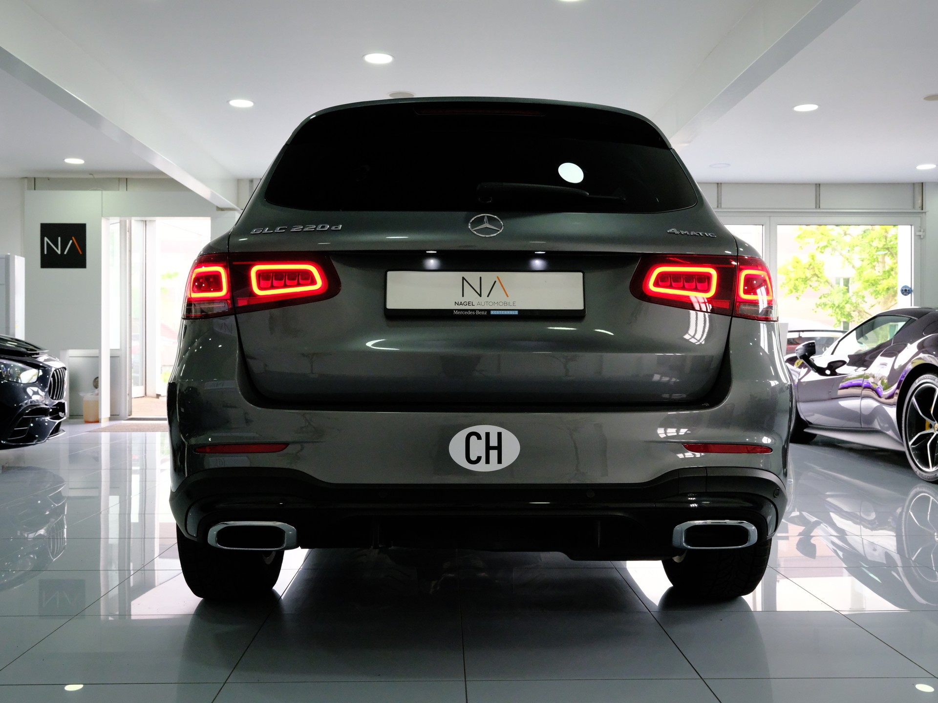 MERCEDES-BENZ GLC 220 d AMG Line 4Matic 9G-Tronic-image-5