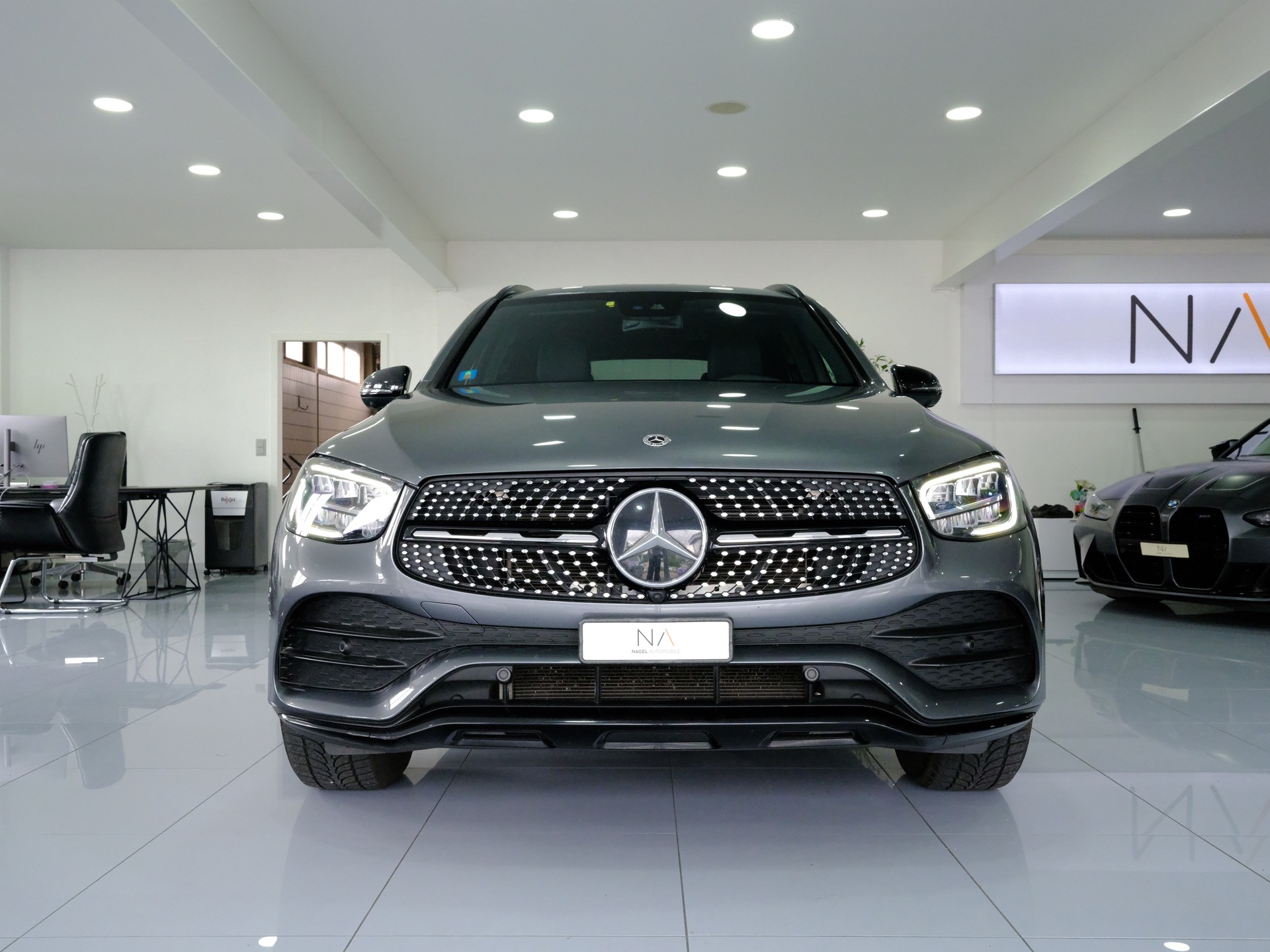 MERCEDES-BENZ GLC 220 d AMG Line 4Matic 9G-Tronic-showroom-element-2