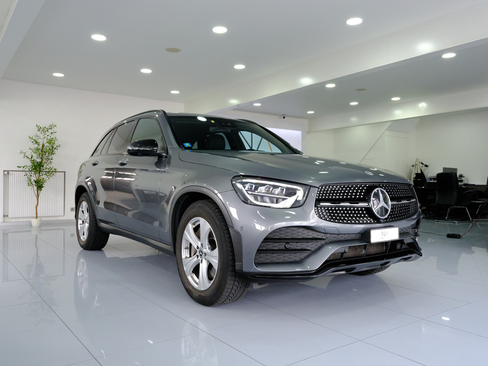 MERCEDES-BENZ GLC 220 d AMG Line 4Matic 9G-Tronic-showroom-element-1