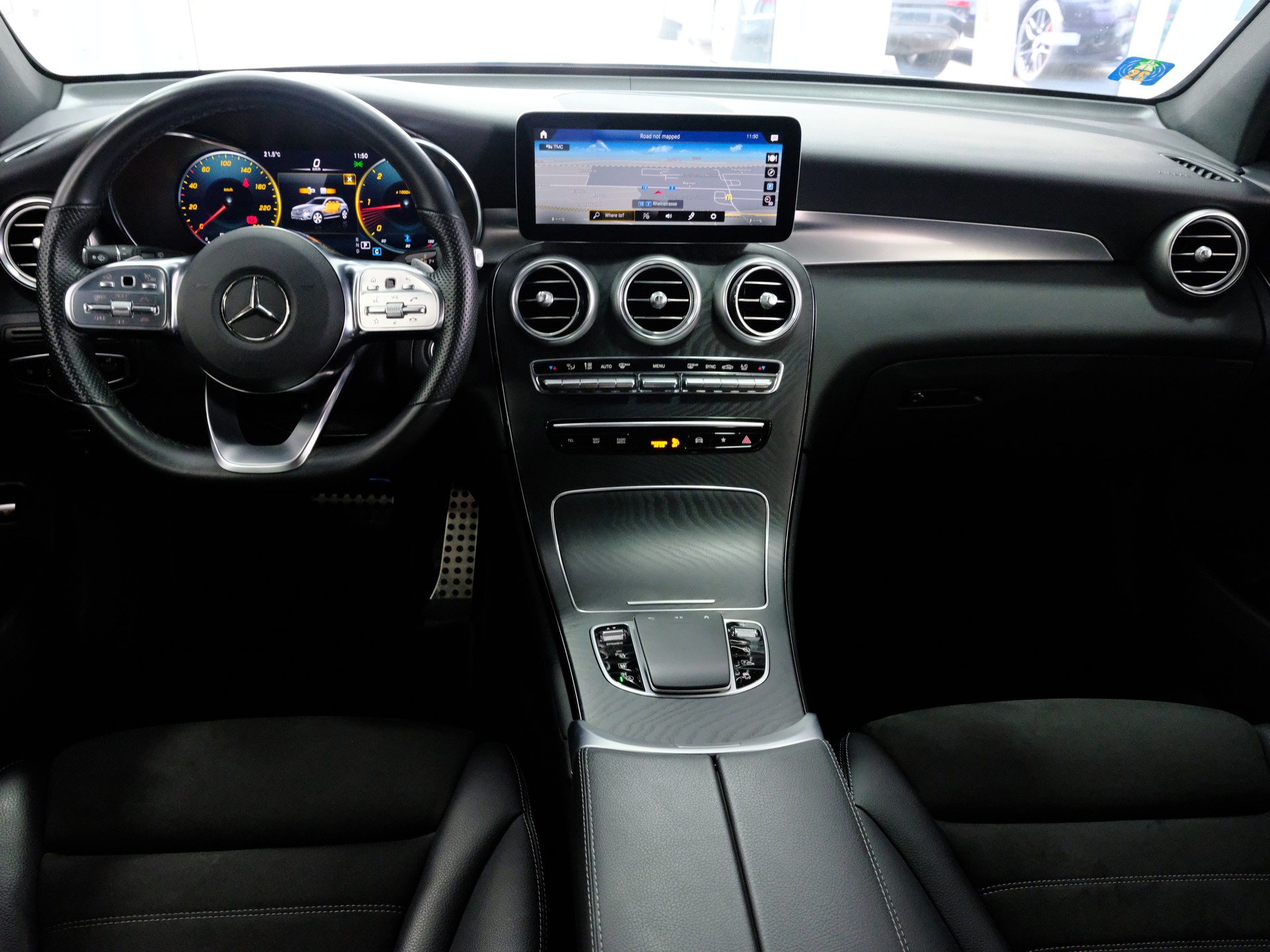 MERCEDES-BENZ GLC 220 d AMG Line 4Matic 9G-Tronic-image-13