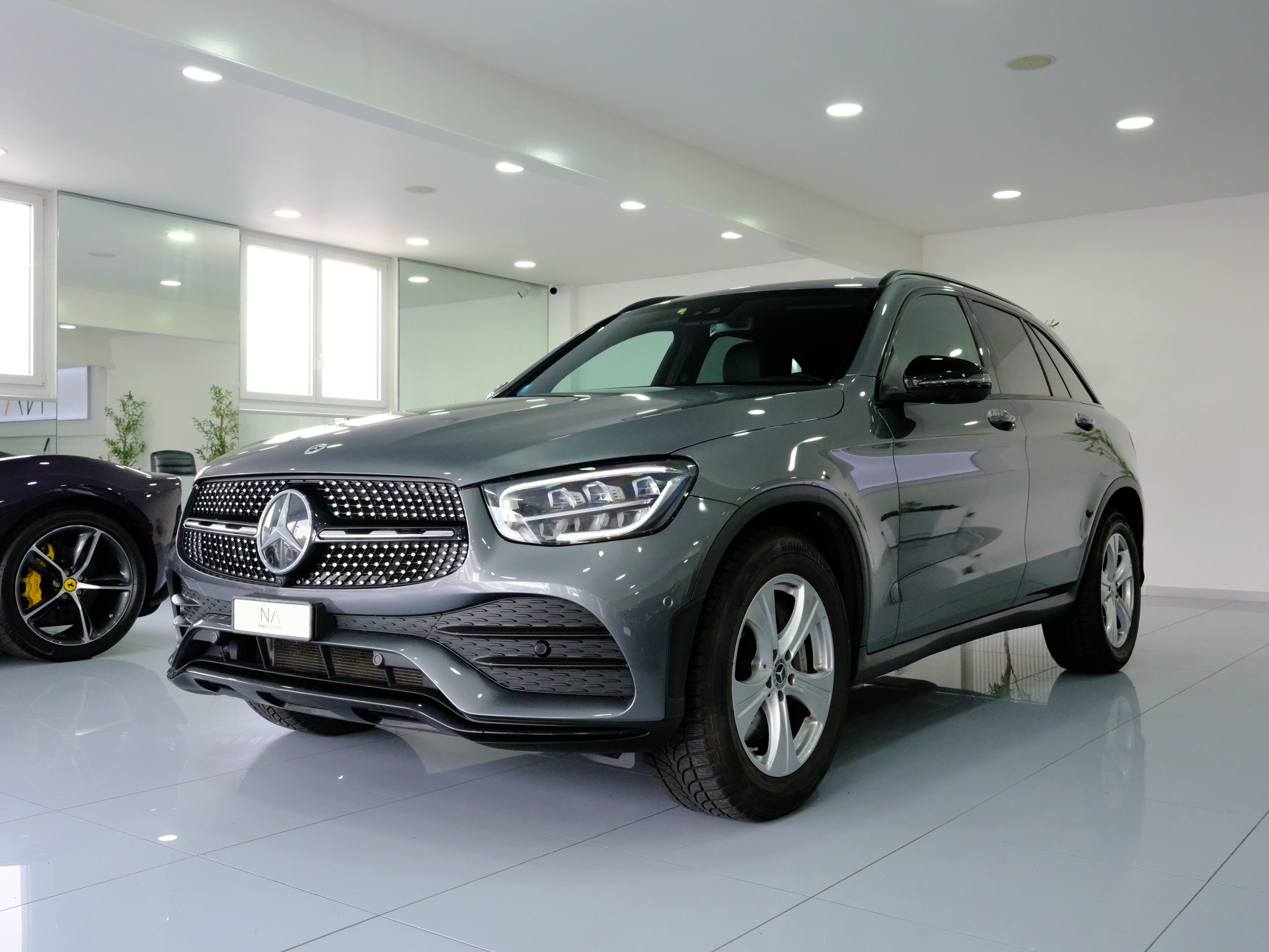MERCEDES-BENZ GLC 220 d AMG Line 4Matic 9G-Tronic-showroom-element-3