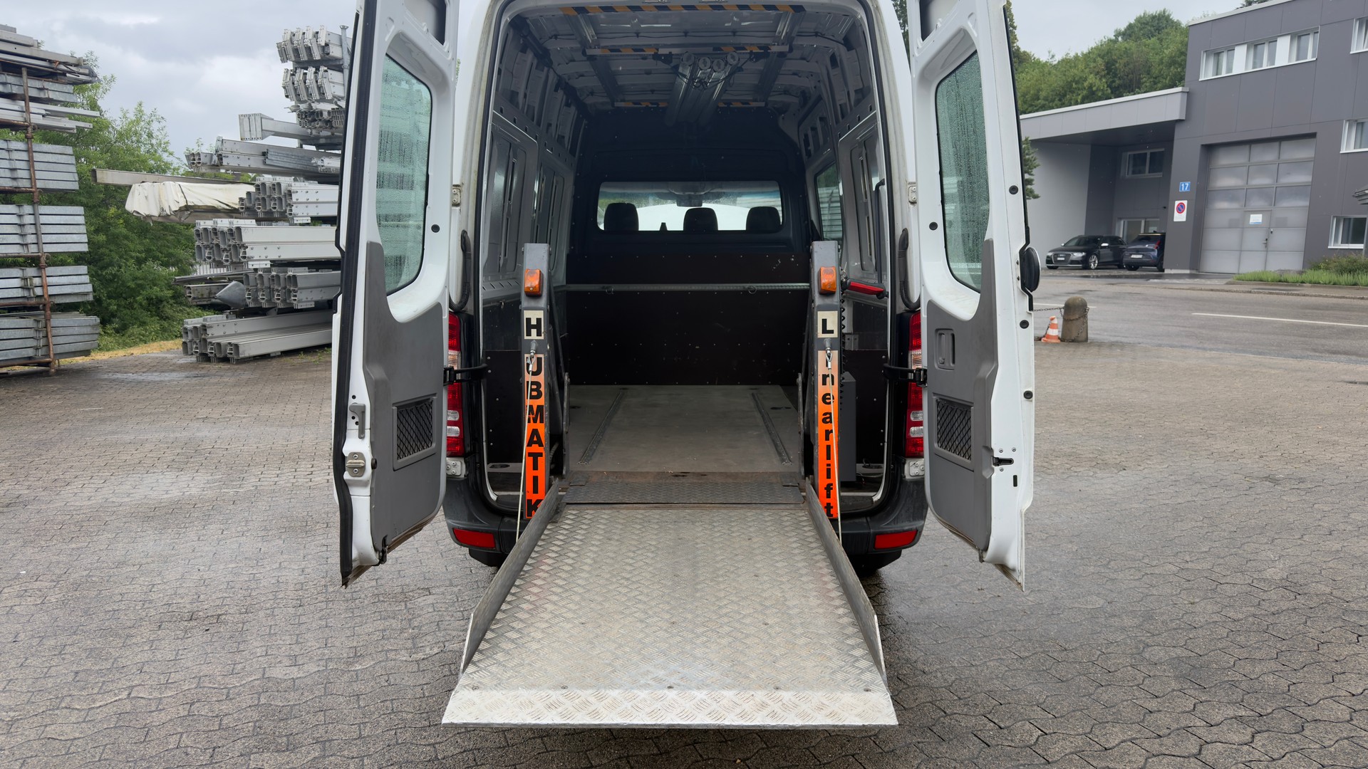 MERCEDES-BENZ Sprinter 311 CDI Standard-image-13