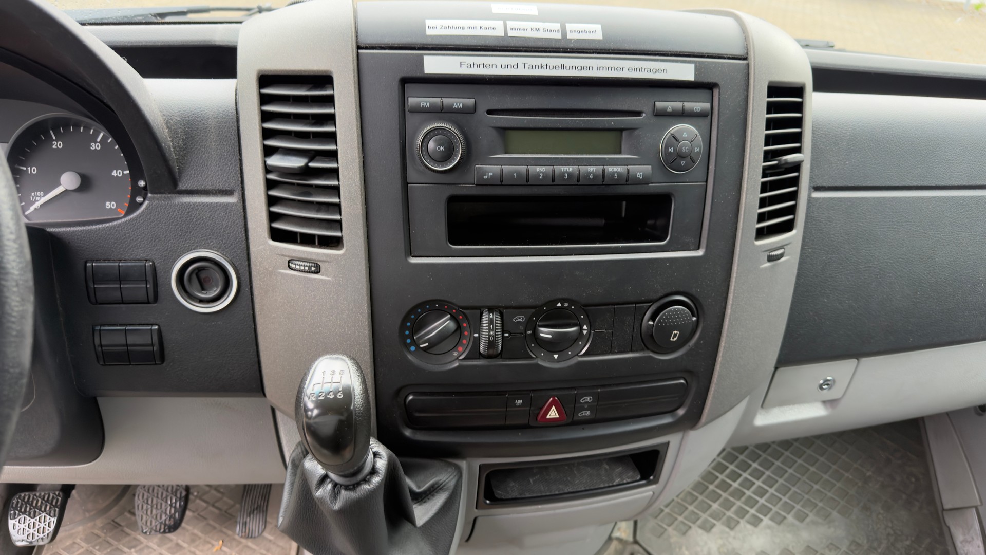 MERCEDES-BENZ Sprinter 311 CDI Standard-image-10