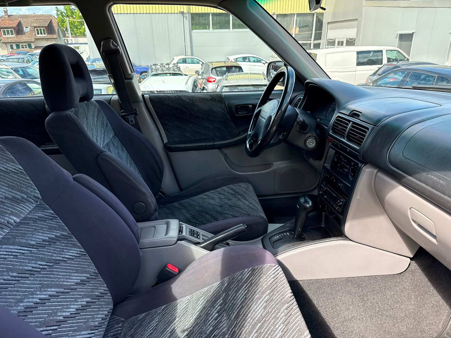 SUBARU Forester 2.0 A-image-10