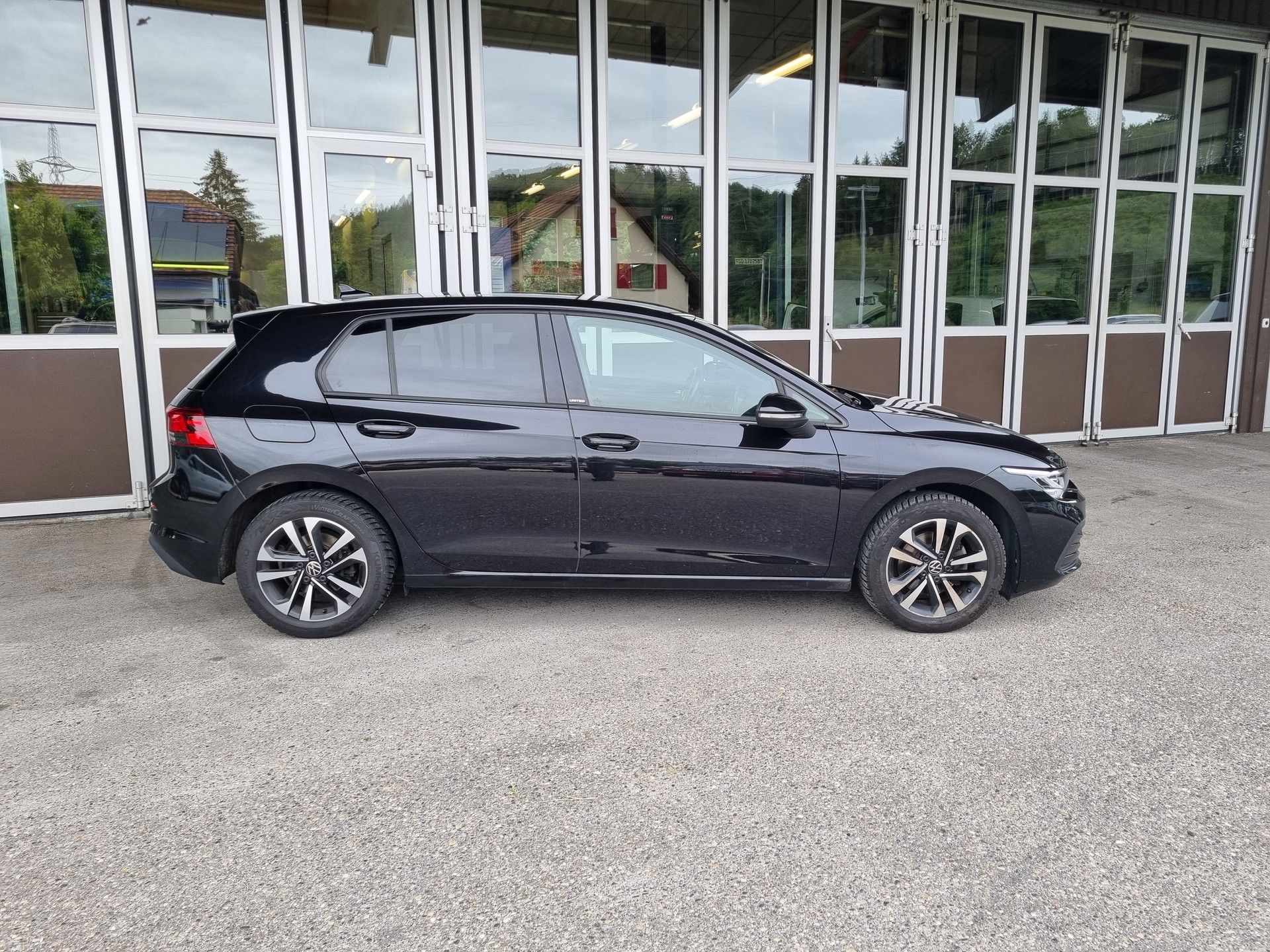 VW Golf 2.0 TDI United DSG-showroom-element-2