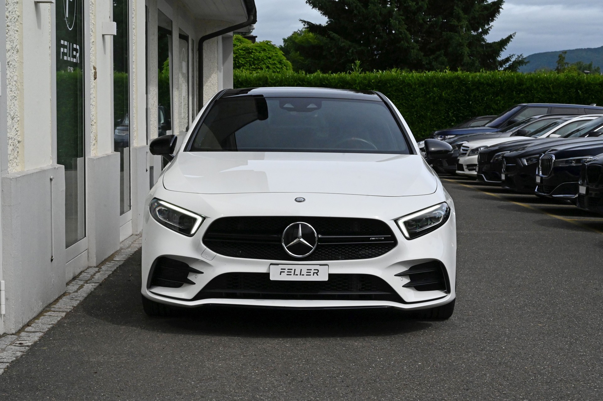 MERCEDES-BENZ A 35 AMG 4Matic Speedshift-showroom-element-2