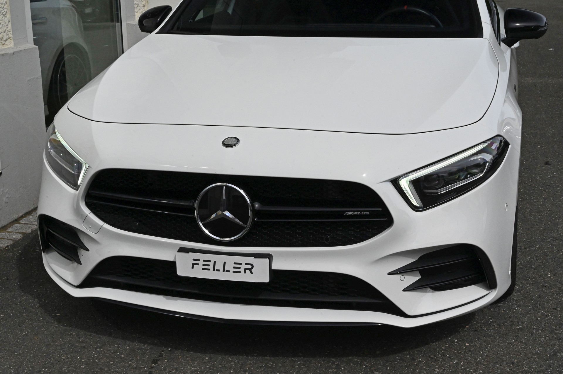 MERCEDES-BENZ A 35 AMG 4Matic Speedshift-showroom-element-3