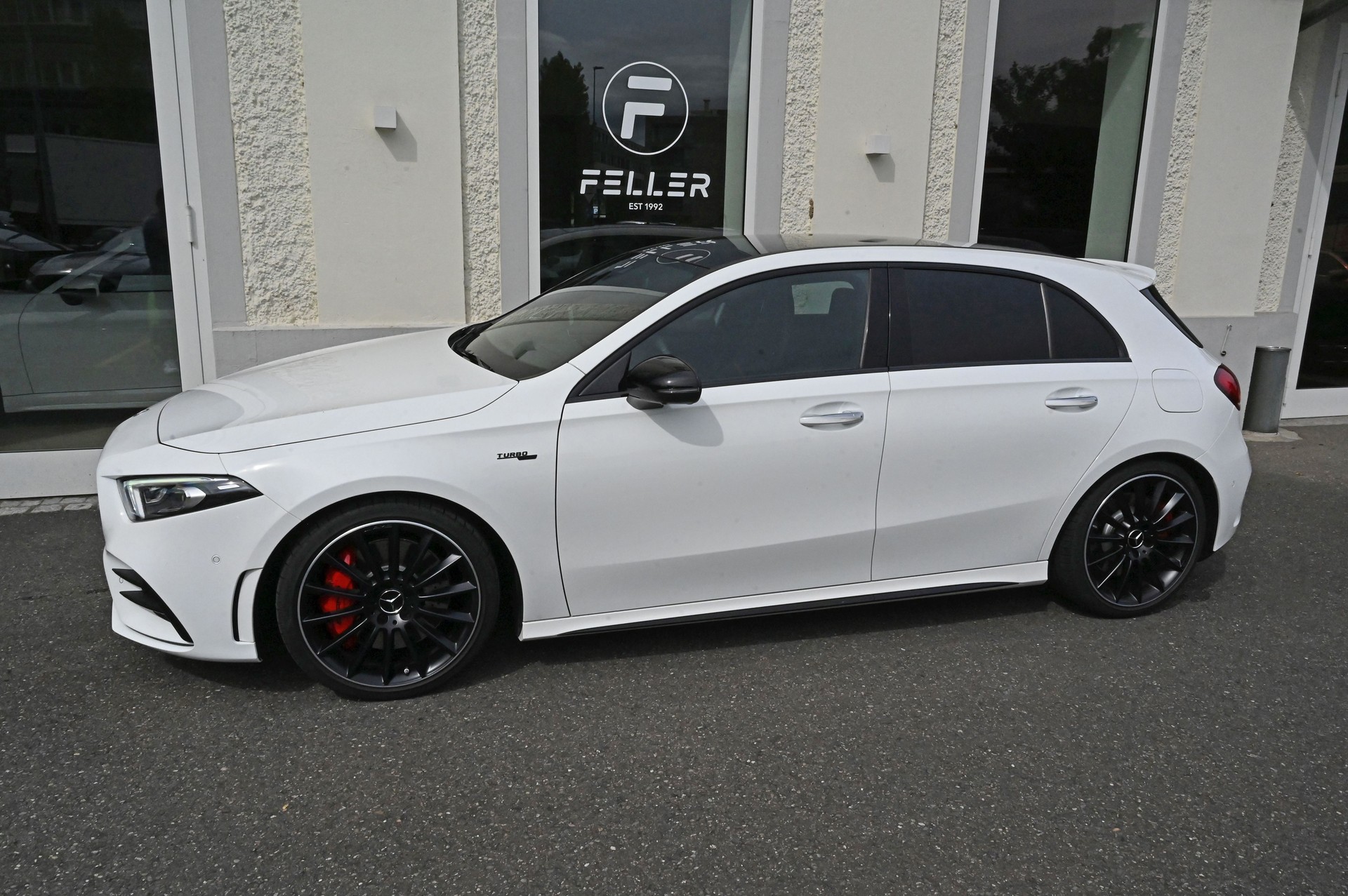 MERCEDES-BENZ A 35 AMG 4Matic Speedshift-image-7