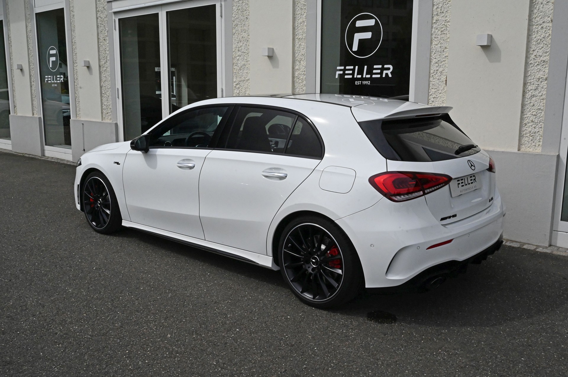 MERCEDES-BENZ A 35 AMG 4Matic Speedshift-image-8