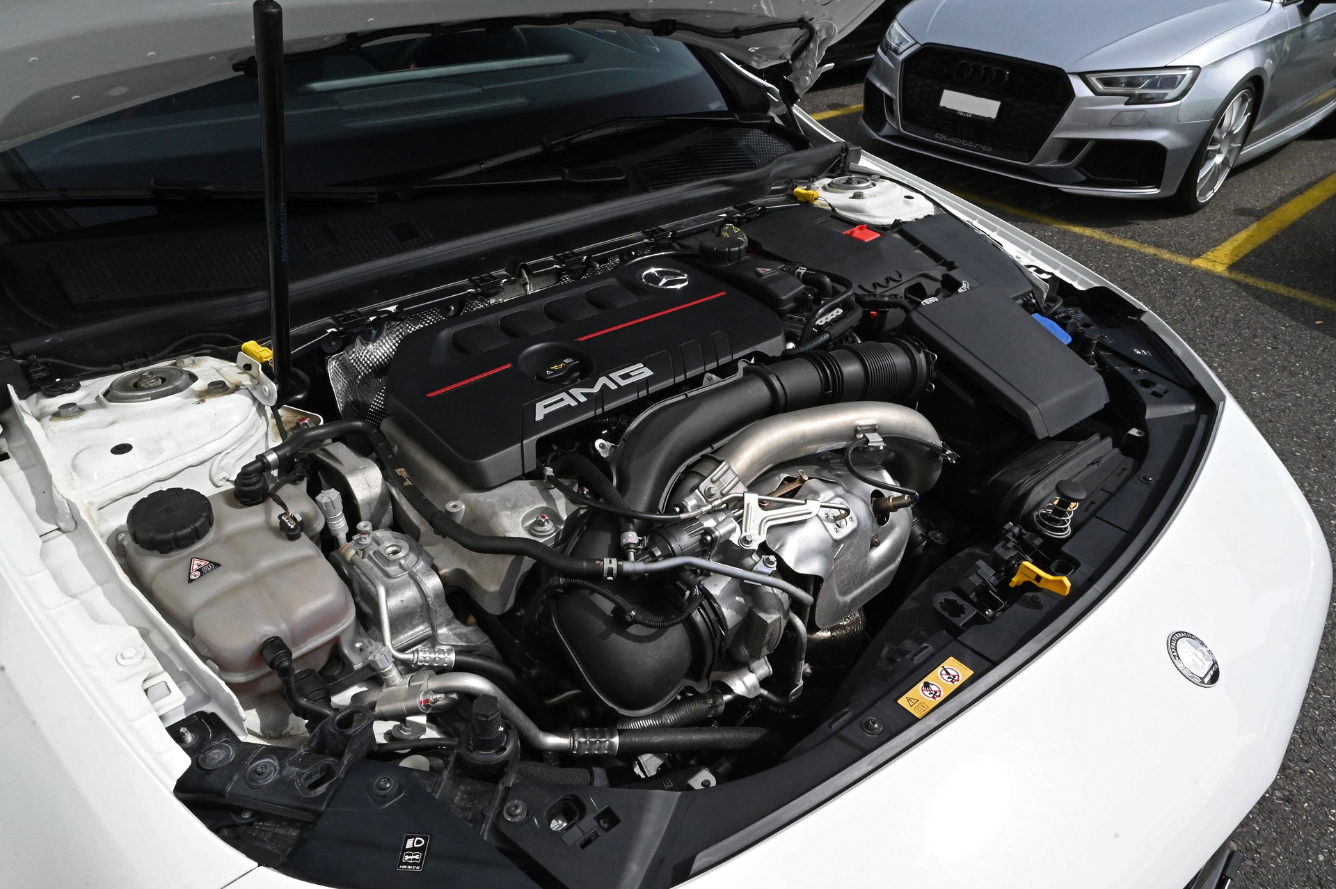 MERCEDES-BENZ A 35 AMG 4Matic Speedshift-image-11