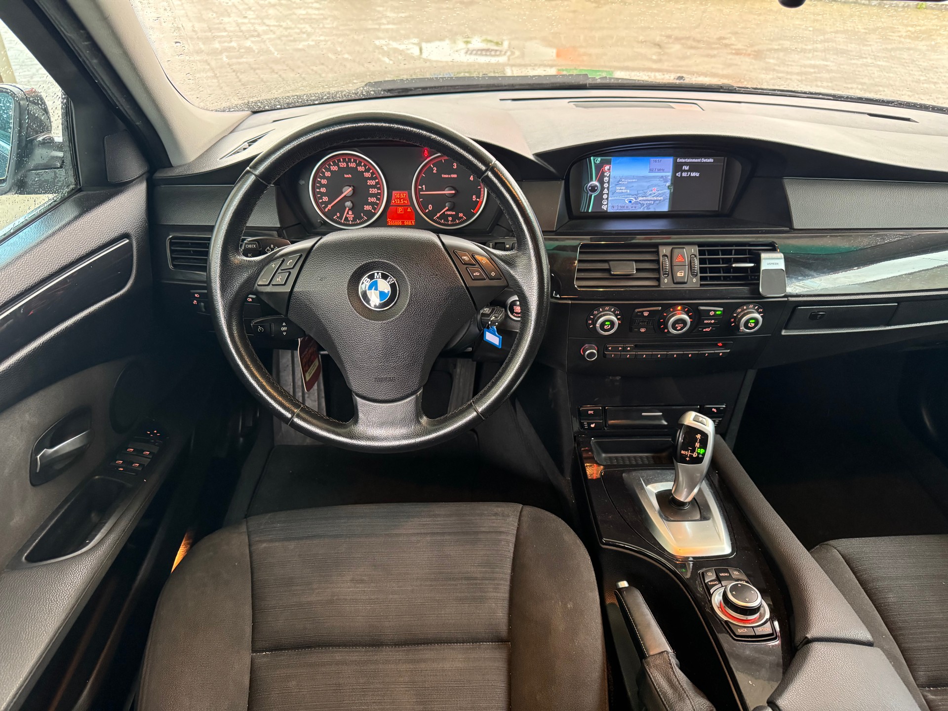 BMW 520d Touring Steptronic-image-6