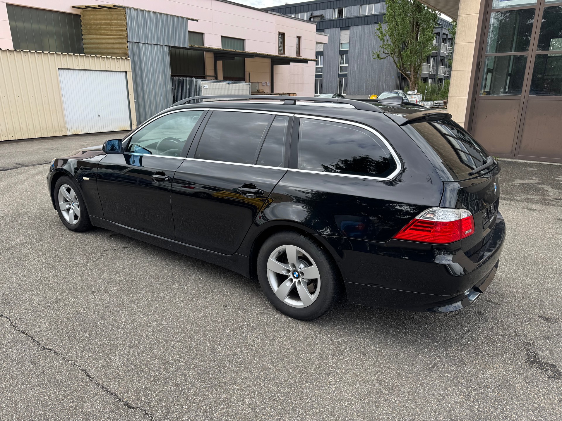 BMW 520d Touring Steptronic-image-2