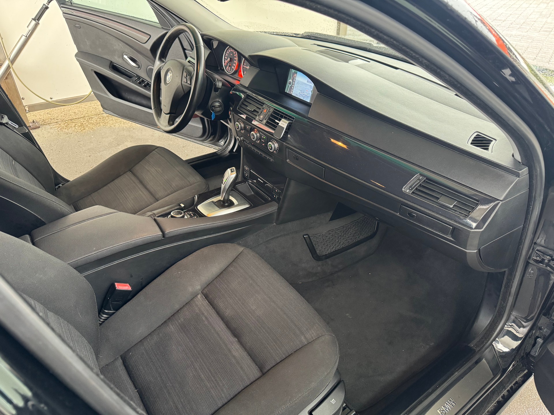 BMW 520d Touring Steptronic-image-8