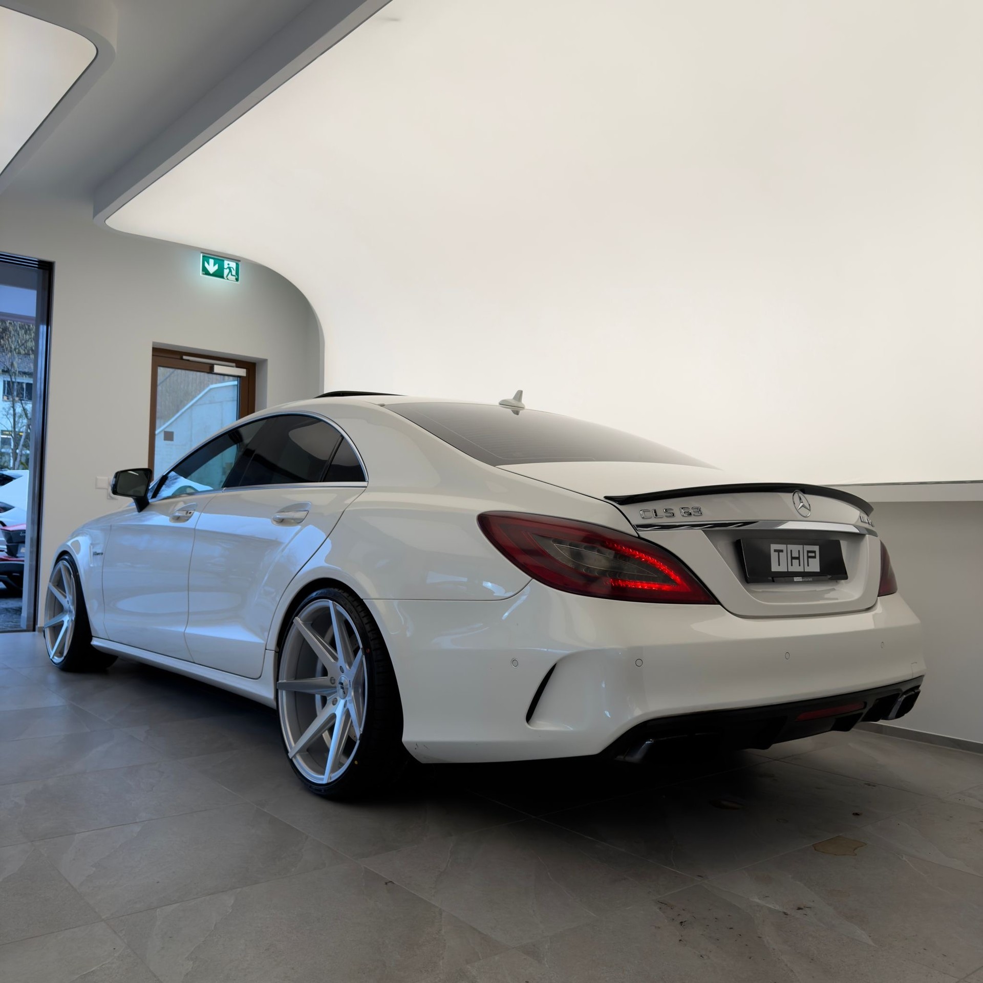 MERCEDES-BENZ CLS 63 AMG Speedshift MCT-image-4