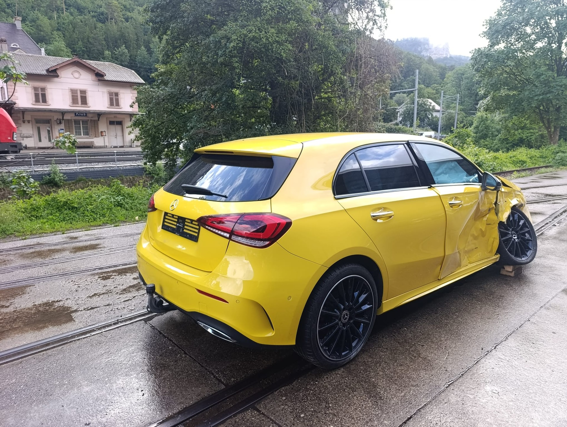 MERCEDES-BENZ A 200 4Matic AMG Line 8G-DCT-showroom-element-2
