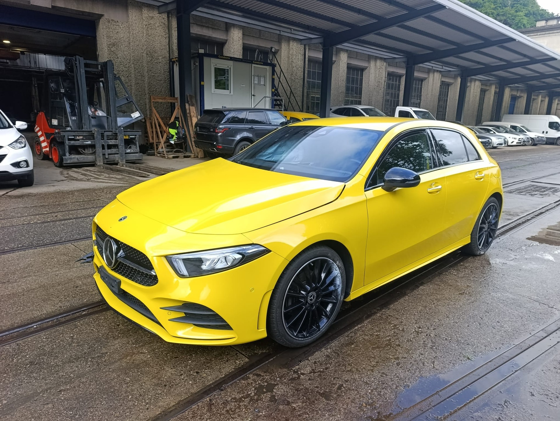 MERCEDES-BENZ A 200 4Matic AMG Line 8G-DCT