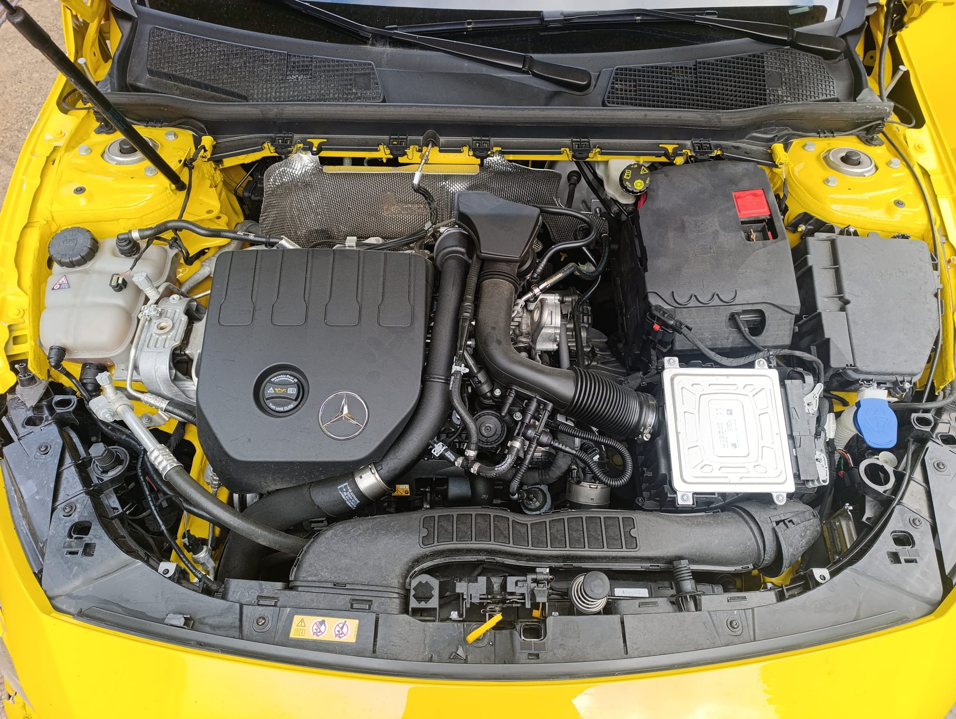 MERCEDES-BENZ A 200 4Matic AMG Line 8G-DCT-image-6