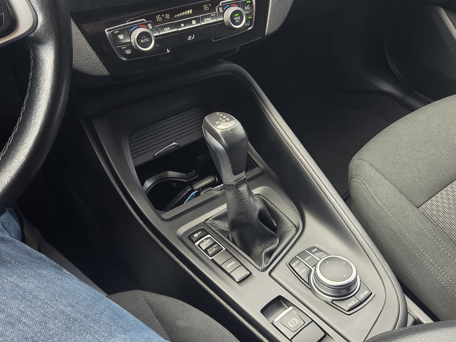 BMW BMW X1 xDrive 25e Advantage Steptronic 5d-image-7