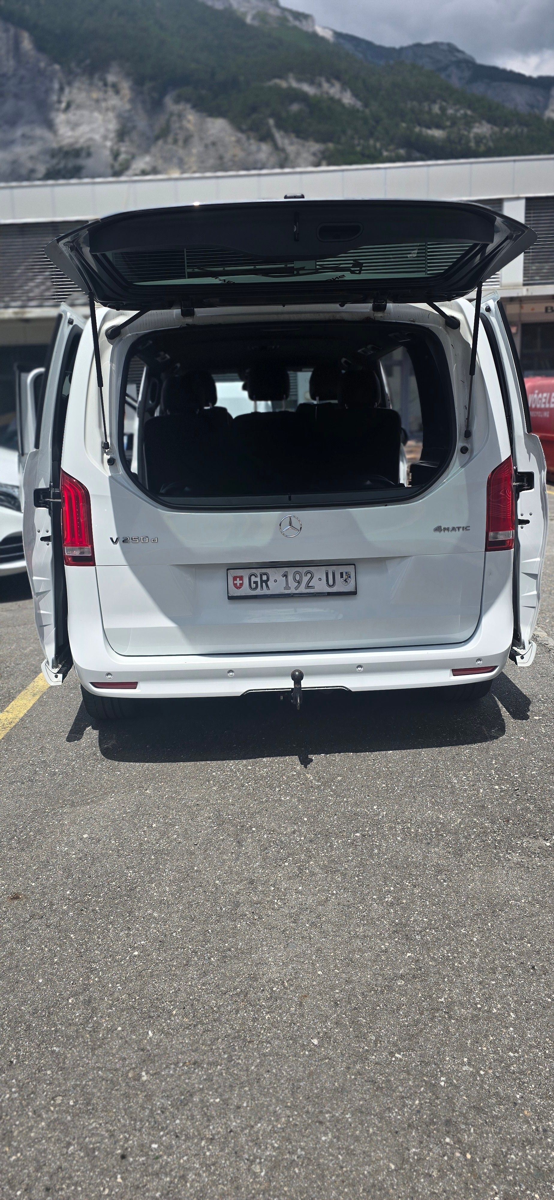 MERCEDES-BENZ V 250 d kompakt Avantgarde 4Matic 9G-Tronic-image-6